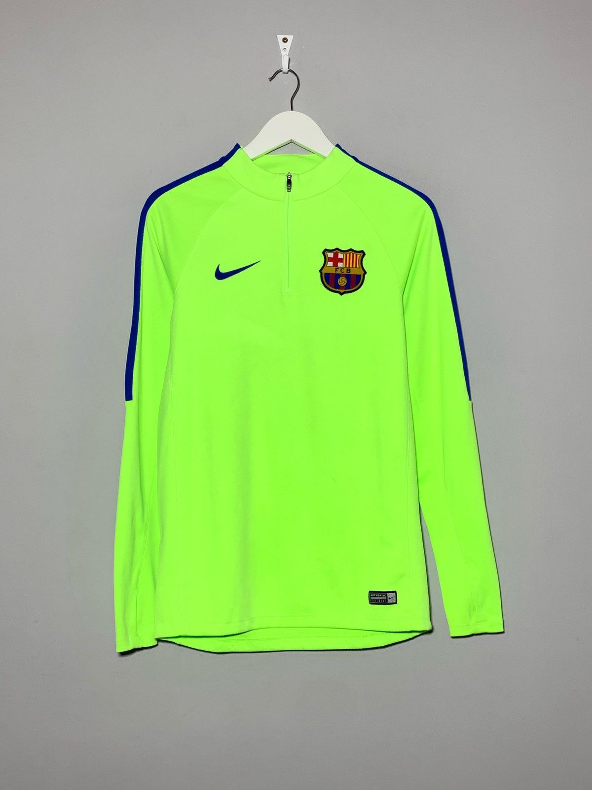 Nike Barcelona Nike Y2k Streetwear Style Track Top 1/4 zip Size US S / EU 44-46 / 1 - 1 Thumbnail