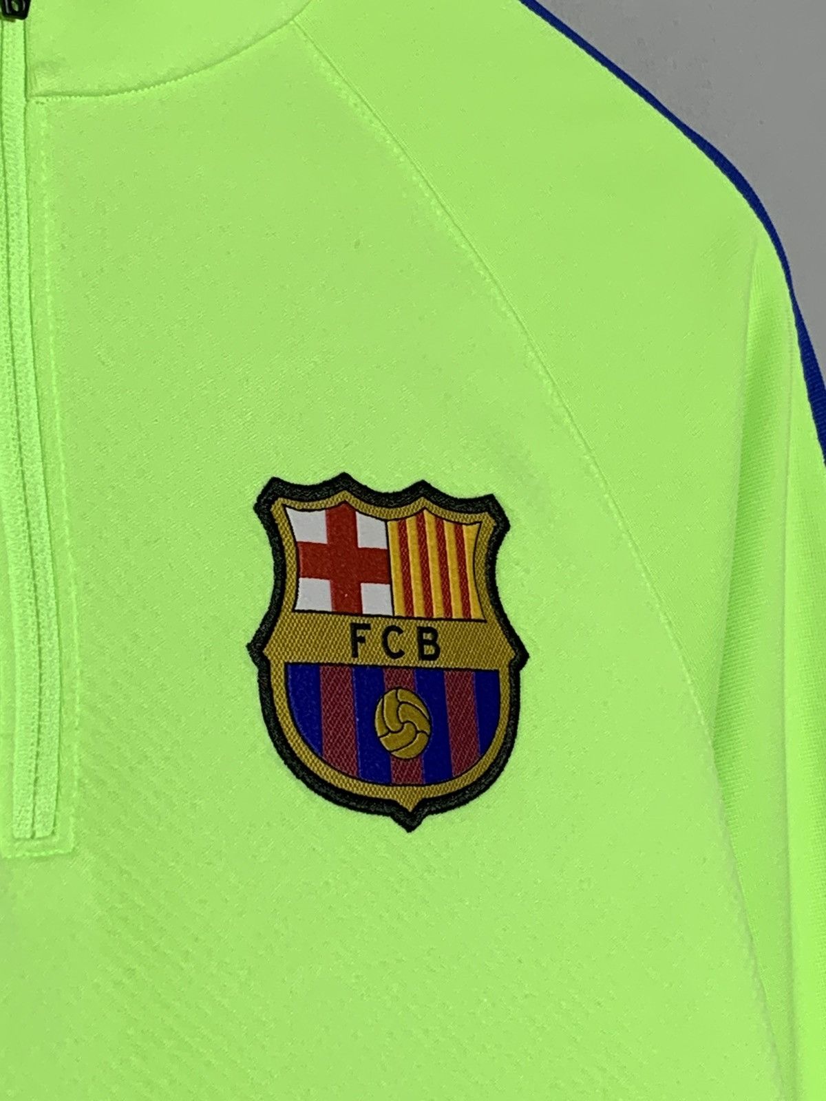 Nike Barcelona Nike Y2k Streetwear Style Track Top 1/4 zip Size US S / EU 44-46 / 1 - 3 Thumbnail