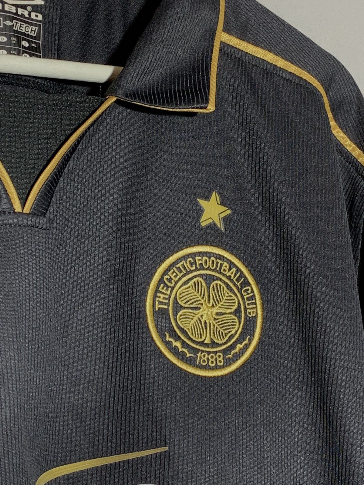 Umbro × Vintage Celtic Umbro 2003/04 Vintage Y2k Blokecore Football Shirt Size US XXL / EU 58 / 5 - 3 Thumbnail