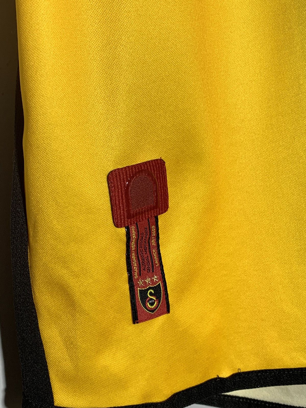 Umbro × Vintage Galatasaray Umbro 2003/04 Y2k Streetwear Football Shirt Size US S / EU 44-46 / 1 - 3 Thumbnail
