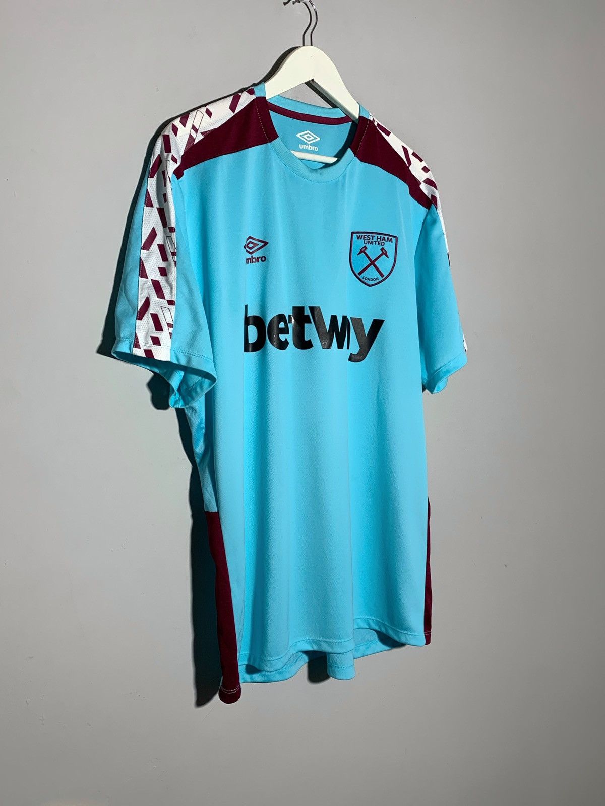 Umbro West-Ham Umbro Y2k Streetwear Blokecore Football Shirt Size US XXL / EU 58 / 5 - 2 Thumbnail