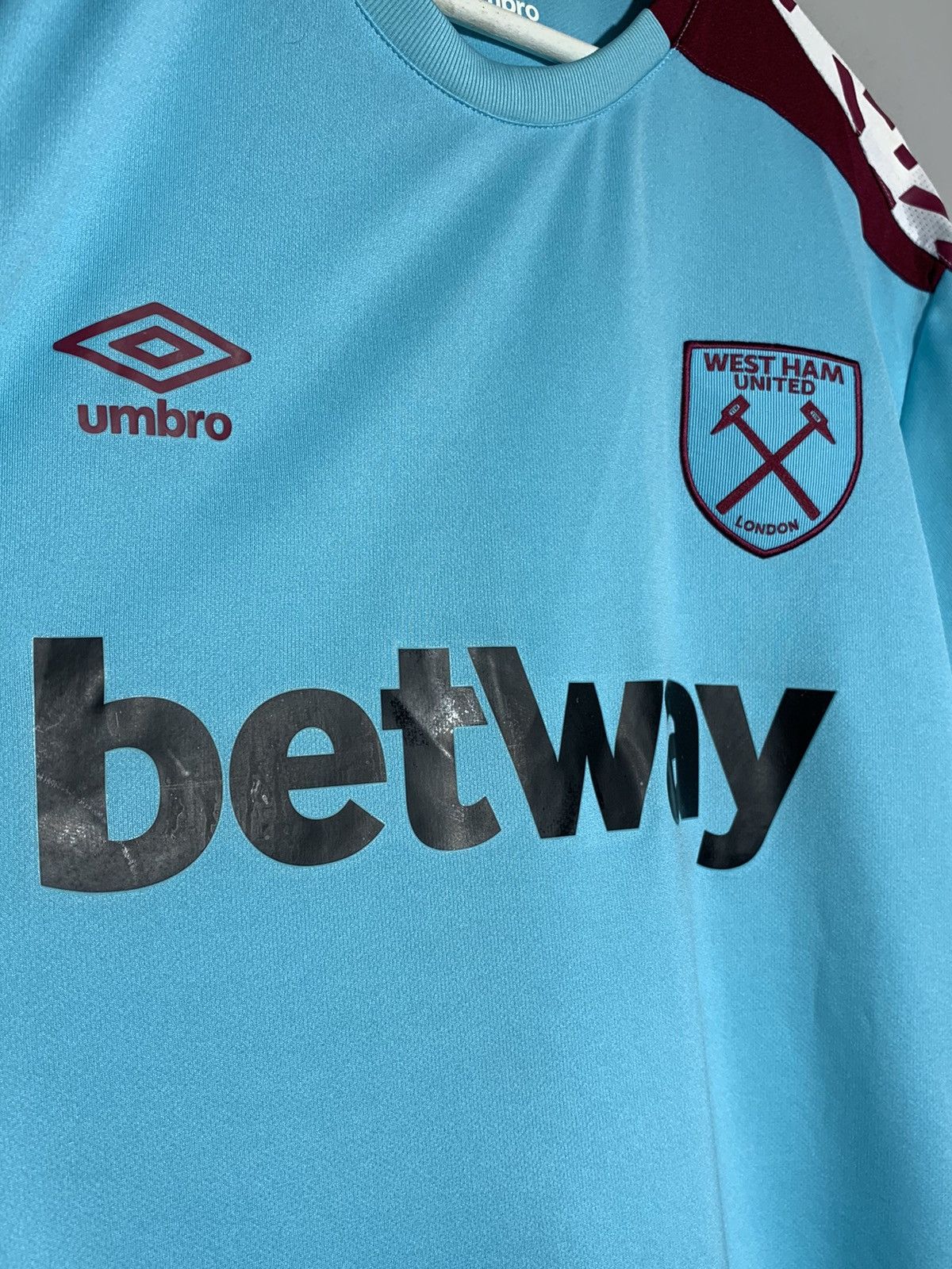 Umbro West-Ham Umbro Y2k Streetwear Blokecore Football Shirt Size US XXL / EU 58 / 5 - 5 Thumbnail