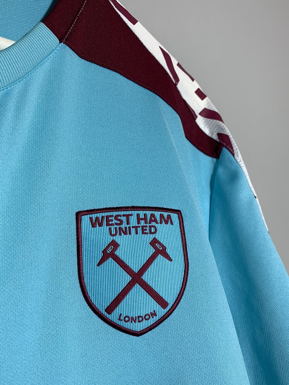 Umbro West-Ham Umbro Y2k Streetwear Blokecore Football Shirt Size US XXL / EU 58 / 5 - 6 Thumbnail