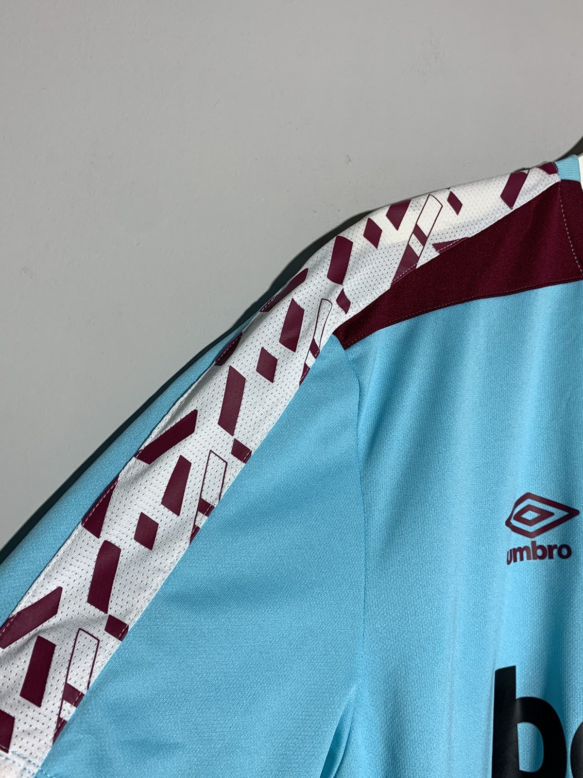 Umbro West-Ham Umbro Y2k Streetwear Blokecore Football Shirt Size US XXL / EU 58 / 5 - 3 Thumbnail