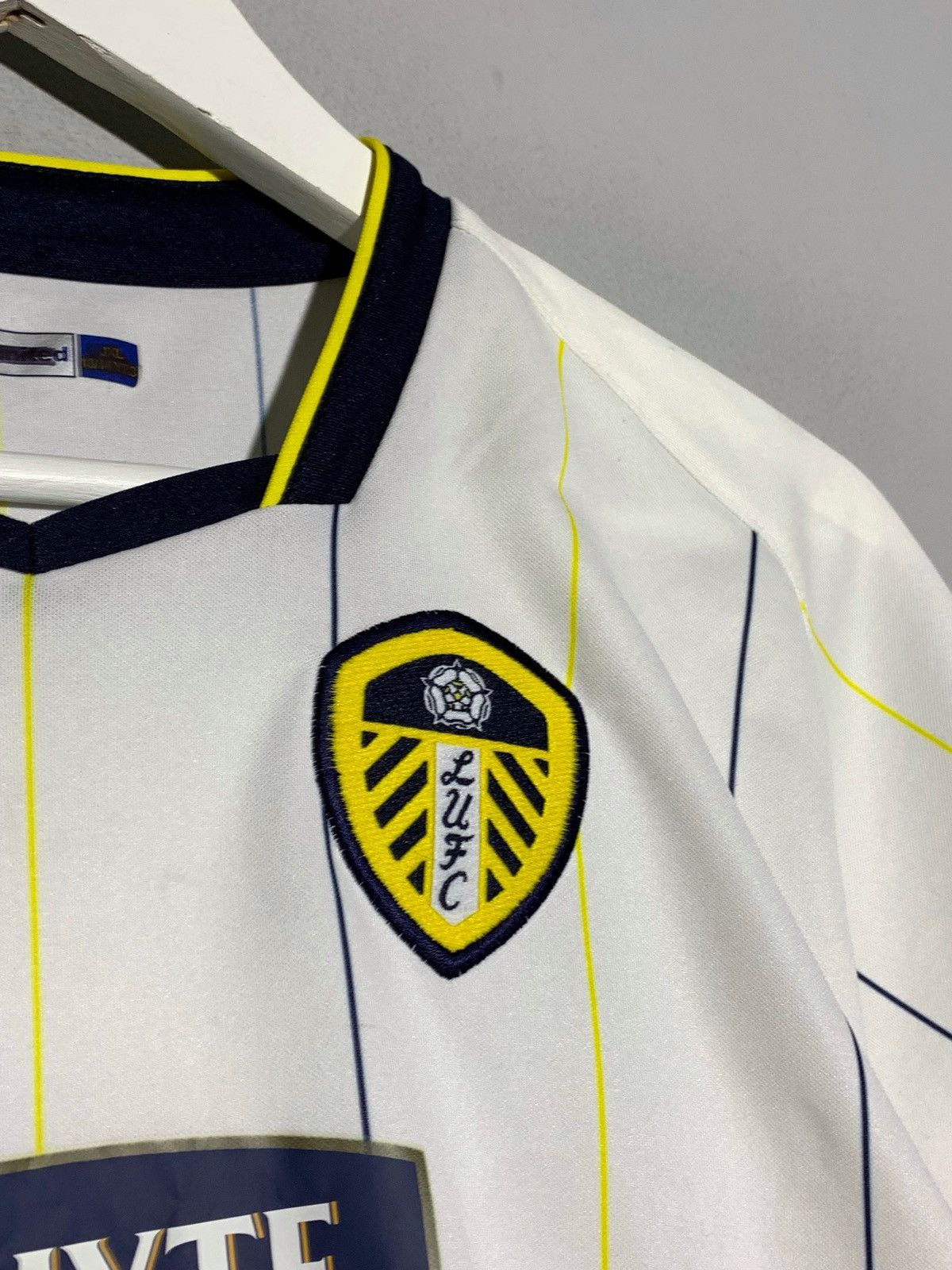 Vintage Leeds United Admiral 2005/06 Y2k Vintage Football Shirt Size US S / EU 44-46 / 1 - 4 Thumbnail