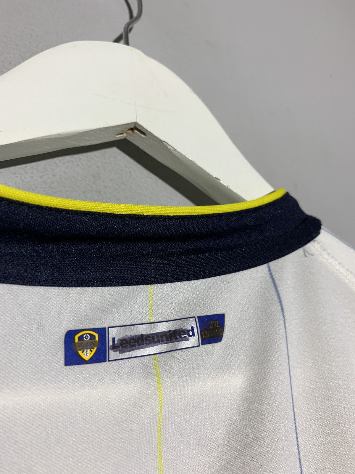 Vintage Leeds United Admiral 2005/06 Y2k Vintage Football Shirt Size US S / EU 44-46 / 1 - 8 Thumbnail