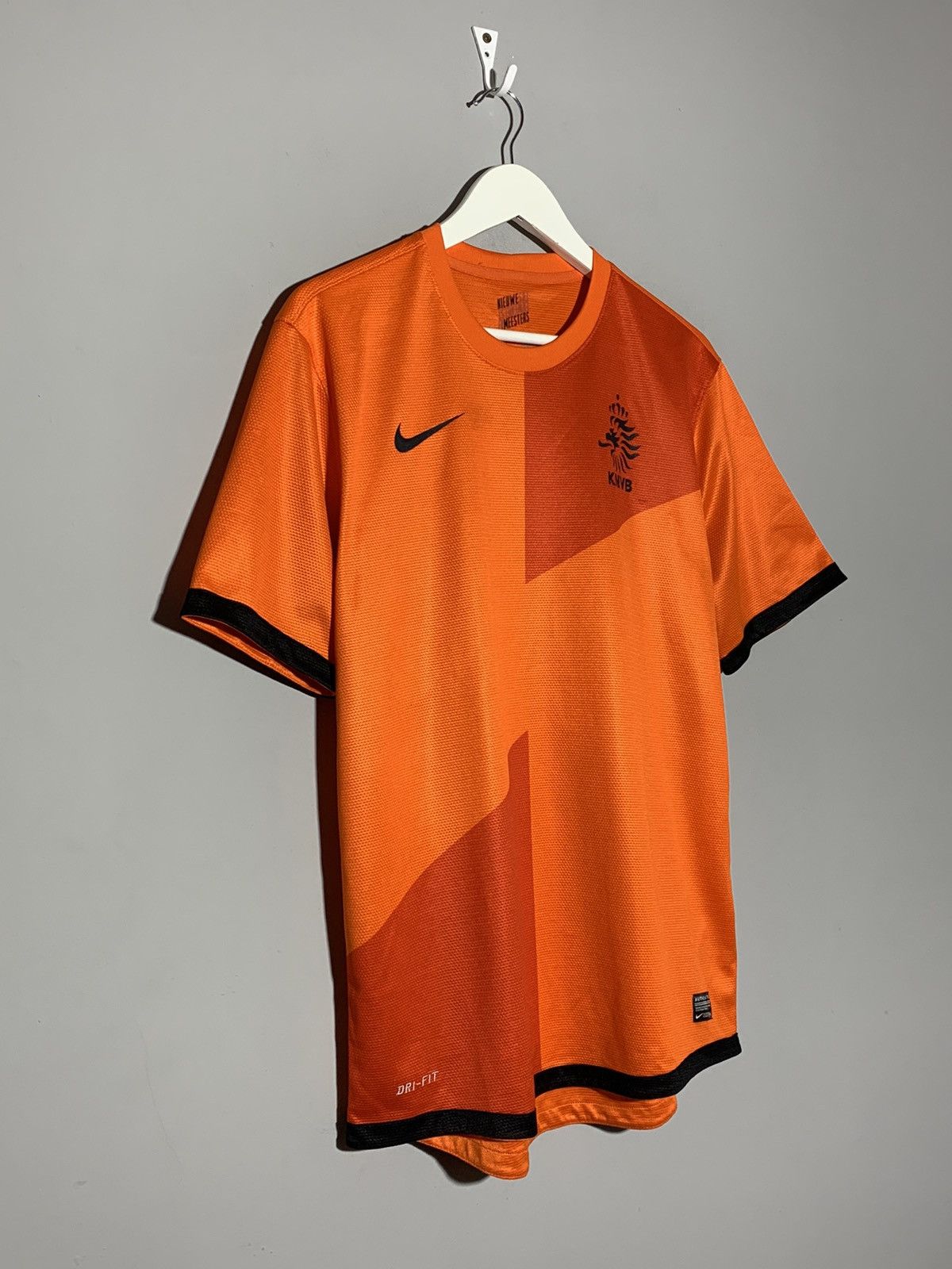Nike Netherlands Nike 2012 Y2k Streetwear Football Shirt Size US M / EU 48-50 / 2 - 2 Thumbnail