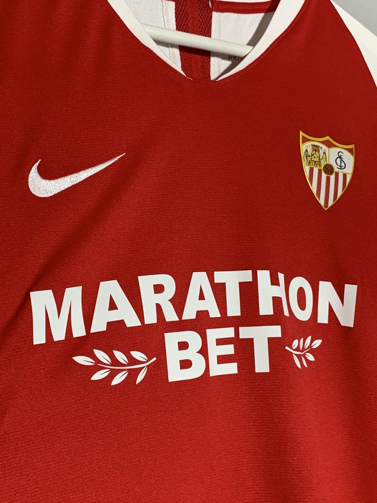 Nike FC Sevilla Nike 2019/20 Home Y2k Streetwear Football Shirt Size US L / EU 52-54 / 3 - 6 Thumbnail