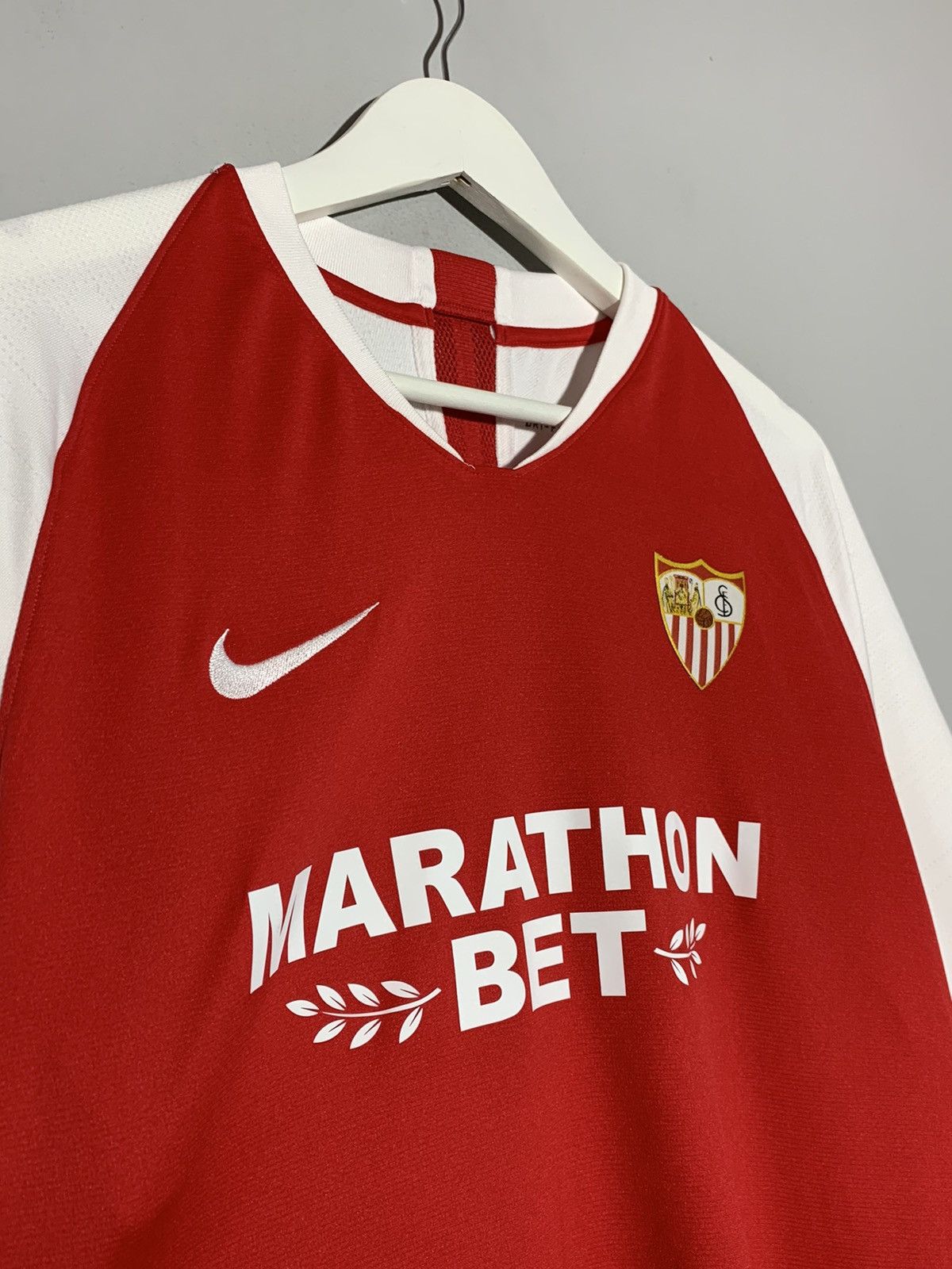 Nike FC Sevilla Nike 2019/20 Home Y2k Streetwear Football Shirt Size US L / EU 52-54 / 3 - 3 Thumbnail