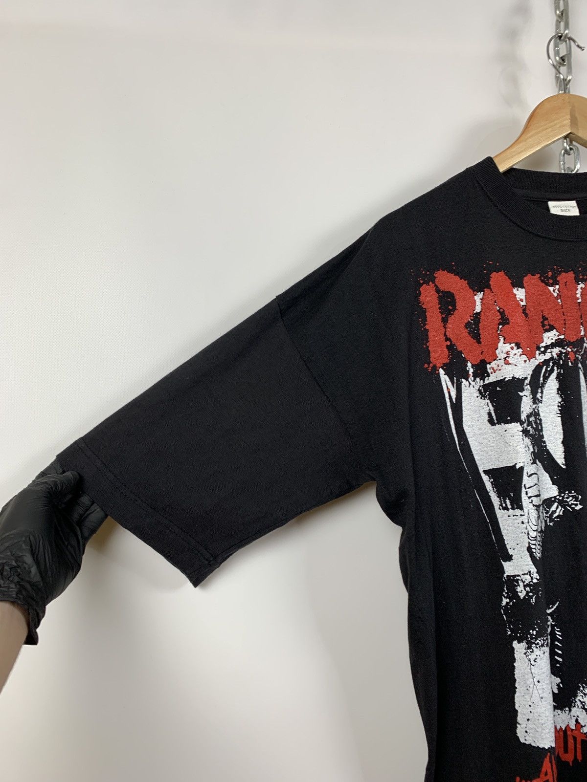 Band Tees Vintage Rancid And Out Come the Wolves Black Band T-Shirt Size US XL / EU 56 / 4 - 14 Thumbnail