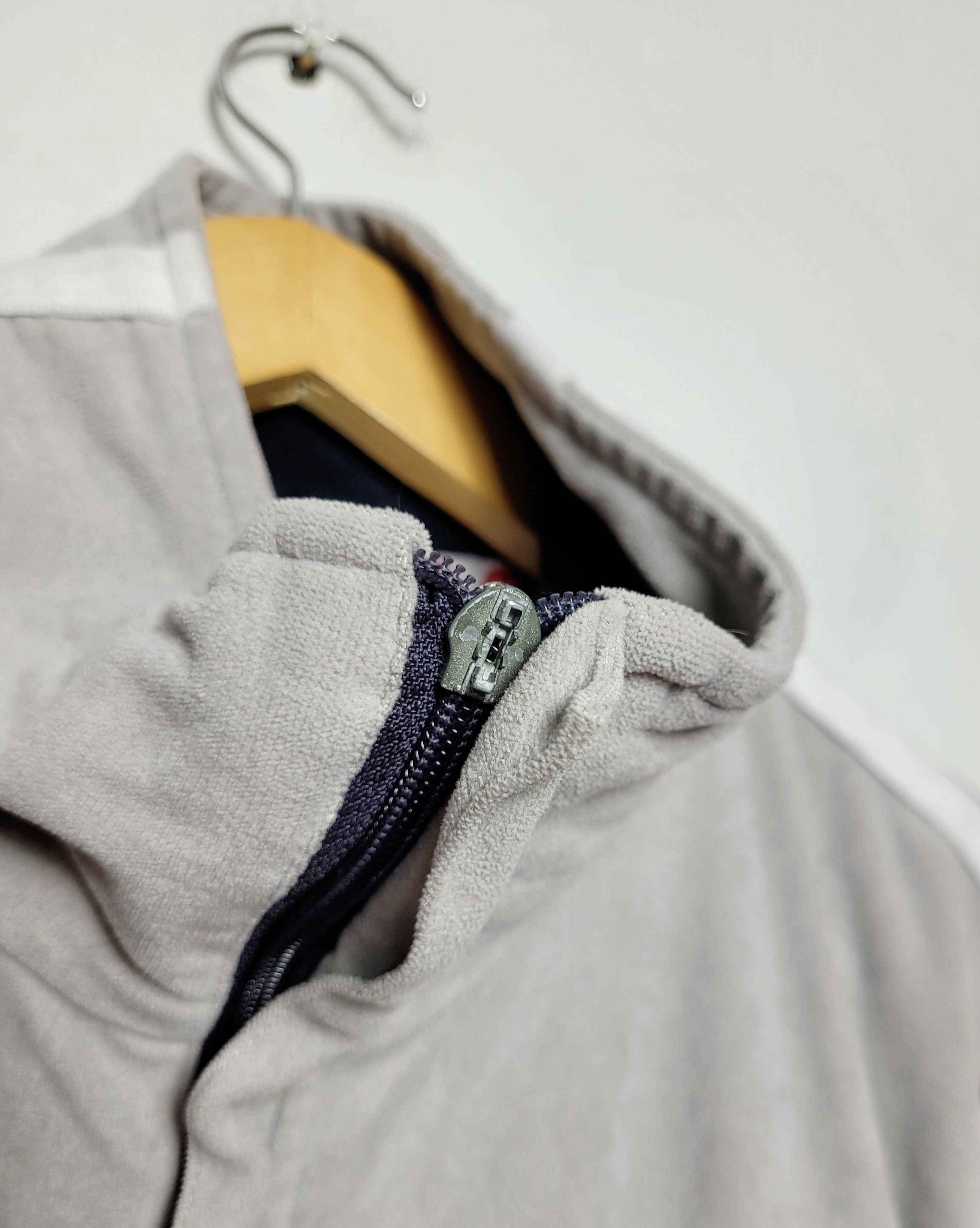 Nike Nike vintage light jacket Size US L / EU 52-54 / 3 - 7 Thumbnail