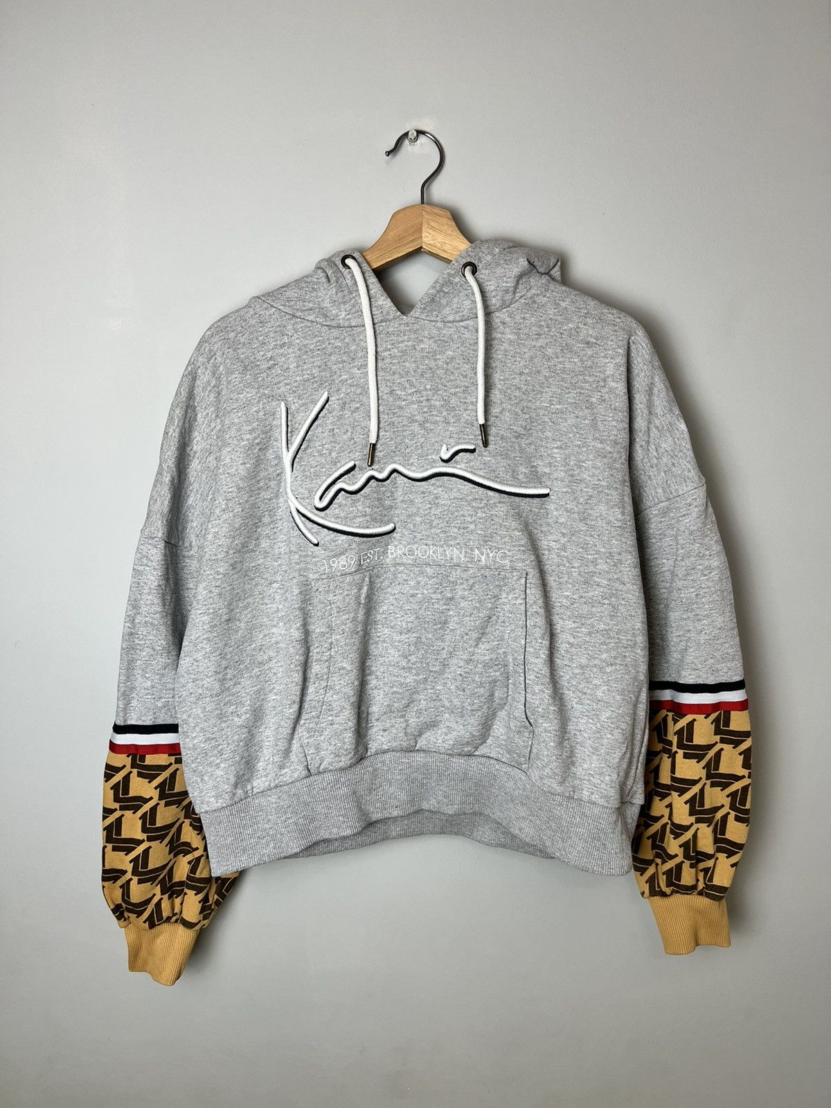 Karl Kani Womens Karl Kani Logo Hoodie Small Size Hype Streetwear Rap Size S / US 4 / IT 40 - 1 Thumbnail
