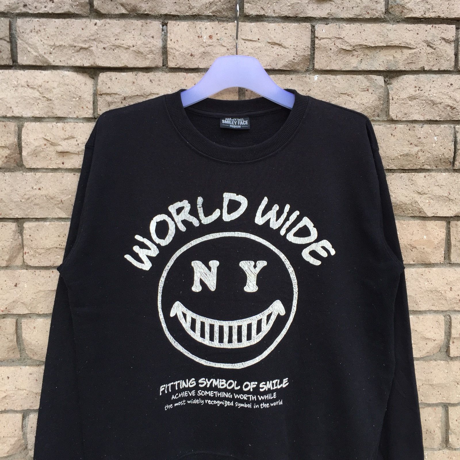 SMILEY FACE sweatshirt Spell Out Big World NY