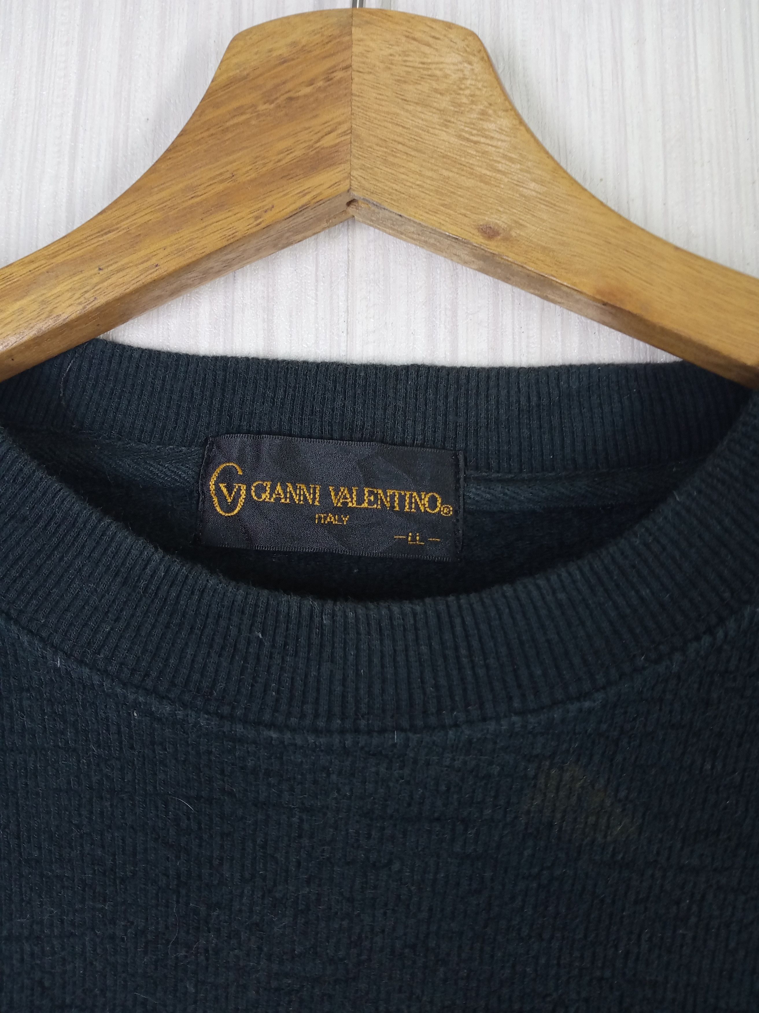 Gianni Valentino × Valentino × Vintage VINTAGE GIANNI VALENTINO MEDIUM LOGO DISTRESSED Size US L / EU 52-54 / 3 - 5 Thumbnail