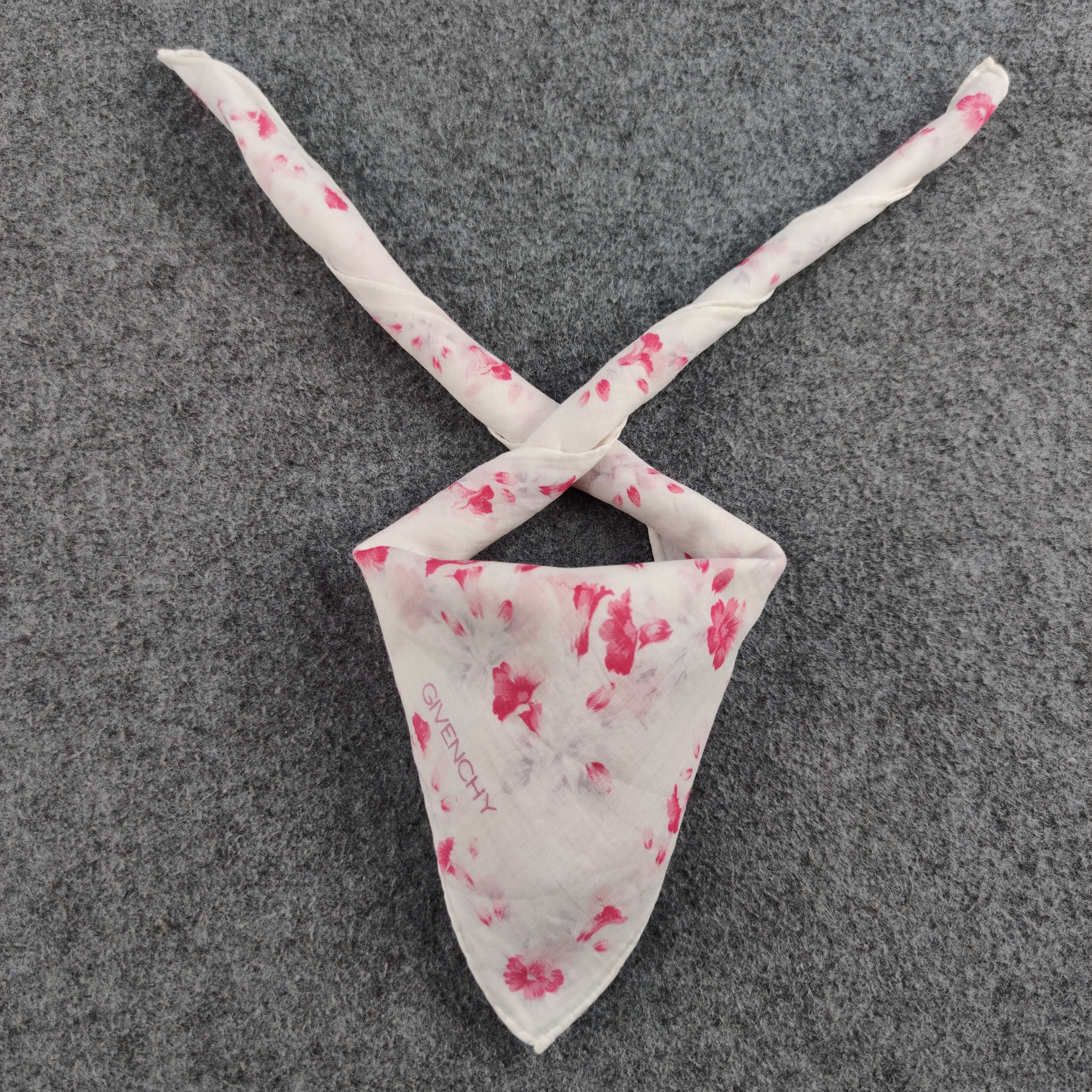Vintage Givenchy Handkerchief/Neckerchief/Bandana Size ONE SIZE - 1 Thumbnail
