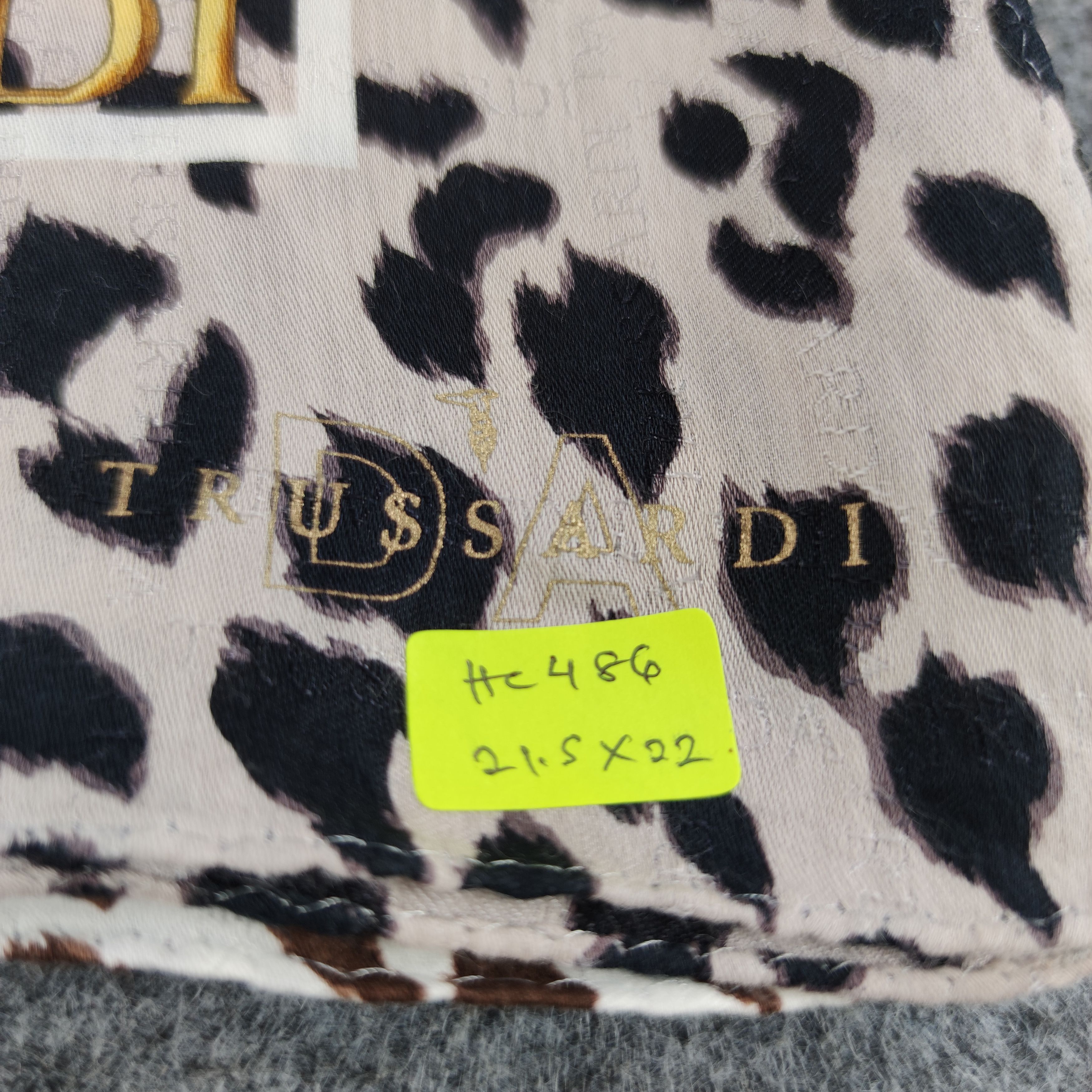 Trussardi Trussardi Handkerchief/Neckerchief/Bandana Size ONE SIZE - 5 Thumbnail