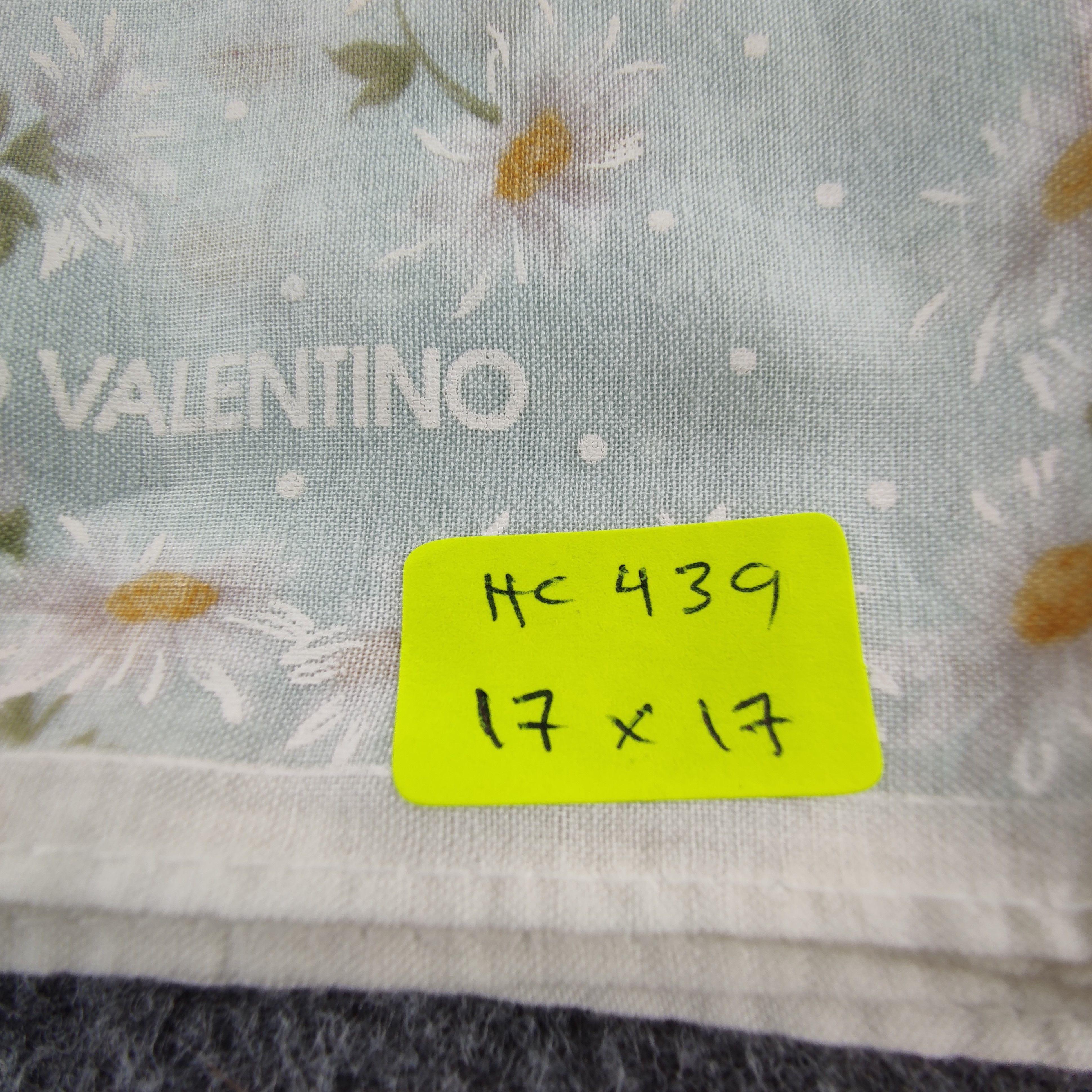 Mario Valentino Mario Valentino Handkerchief/Neckerchief/Bandana Size ONE SIZE - 5 Thumbnail
