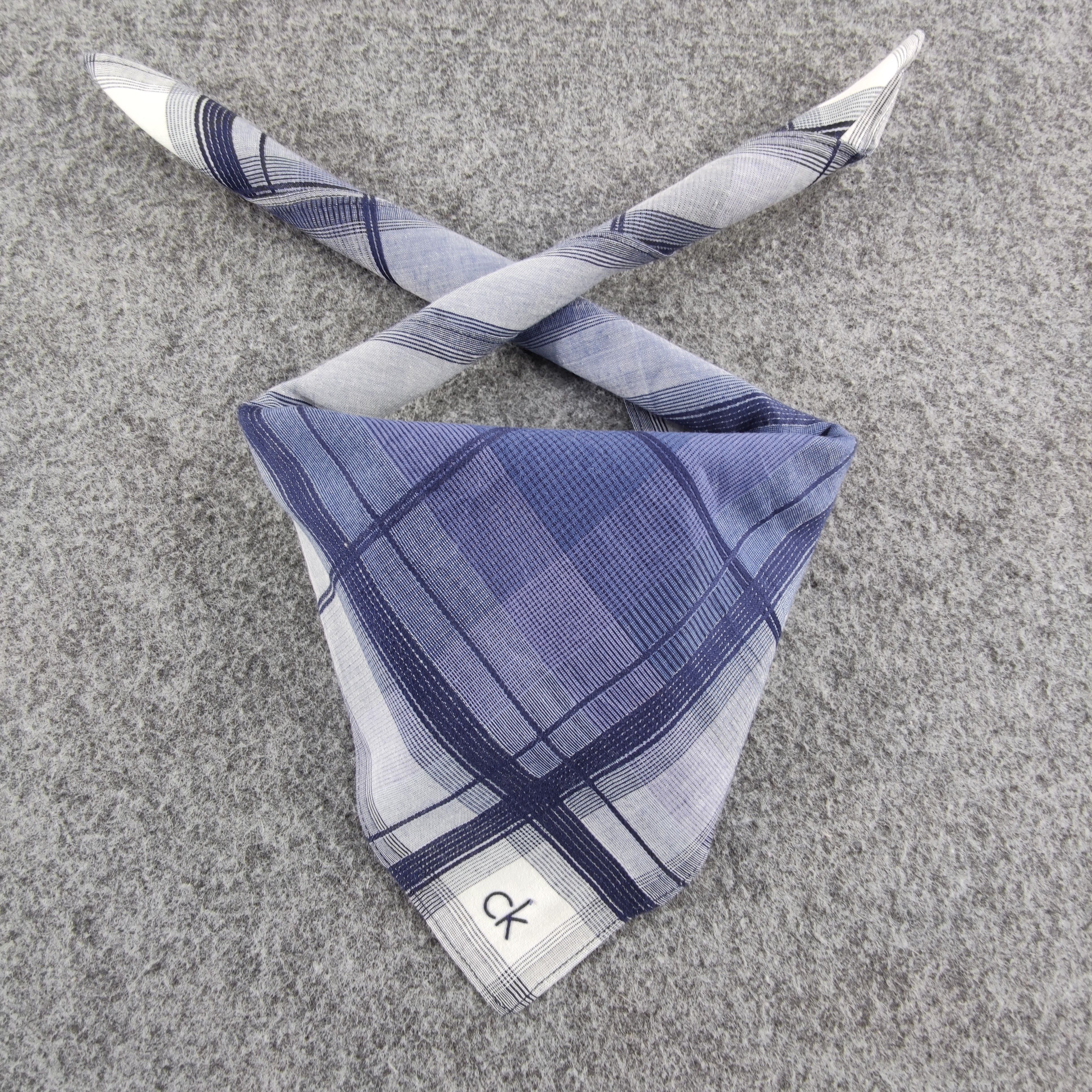 Calvin Klein Calvin Klein Handkerchief / Bandana / Neckerchief Size ONE SIZE - 1 Thumbnail