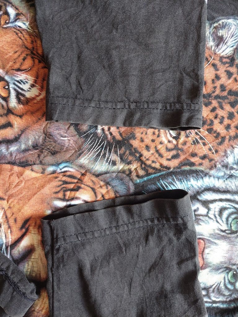 Vintage Vintage Animal Tee Tigers Family Overprint Size US M / EU 48-50 / 2 - 13 Thumbnail