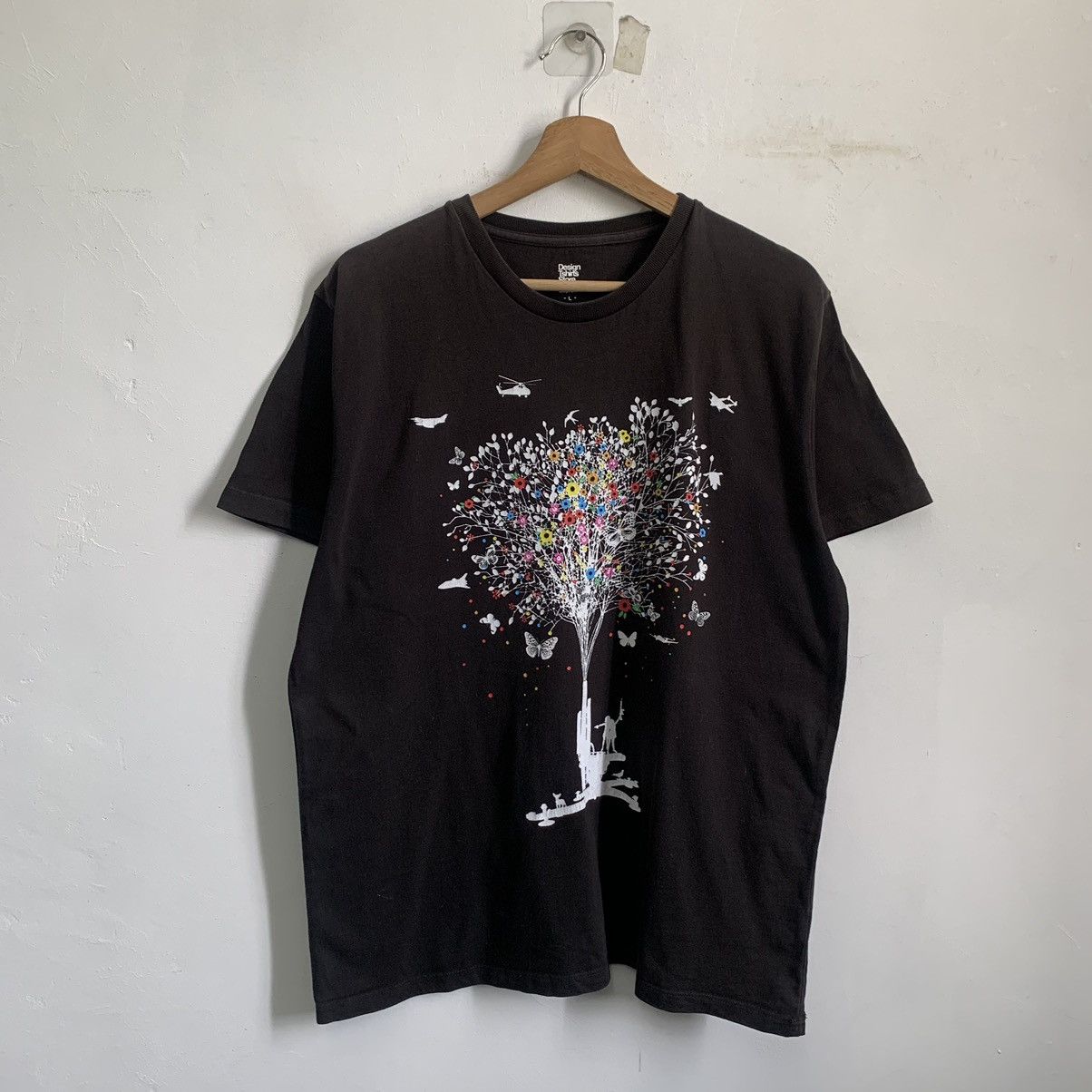Japanese Brand Design Tshirt Store Graphic Shirts Size US L / EU 52-54 / 3 - 1 Thumbnail