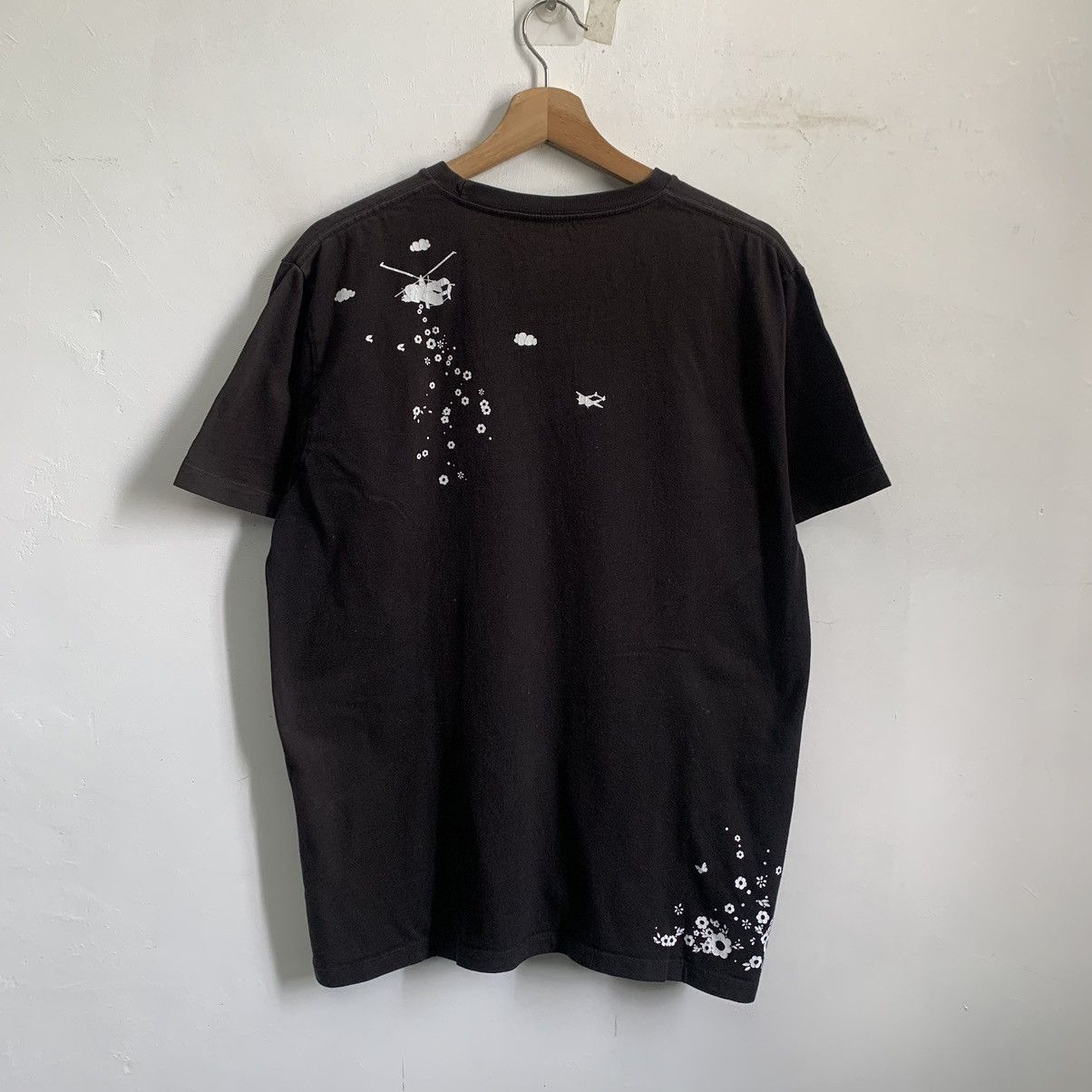 Japanese Brand Design Tshirt Store Graphic Shirts Size US L / EU 52-54 / 3 - 4 Thumbnail