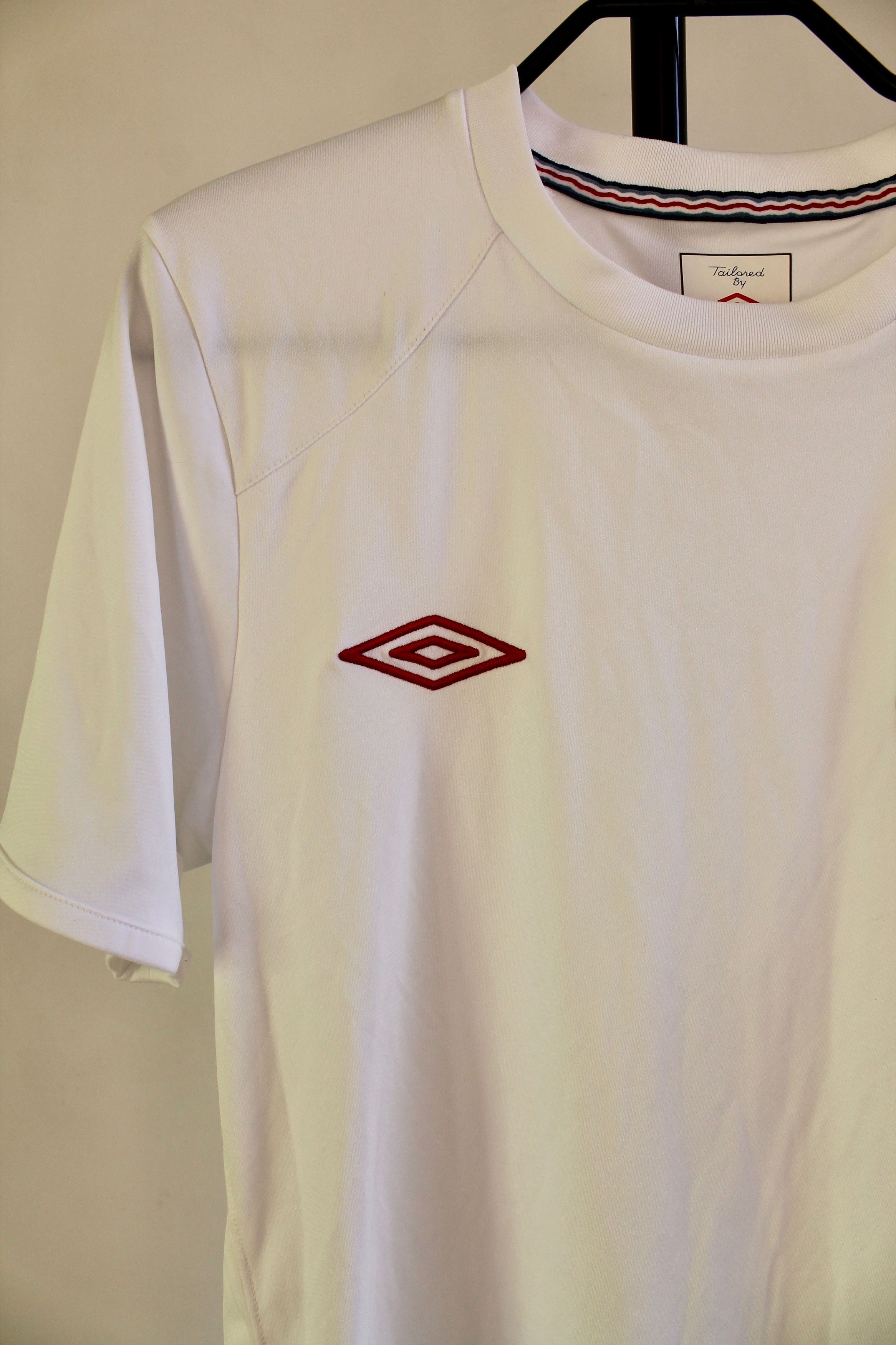Umbro ENGLAND NATIONAL TEAM UMBRO Soccer jersey SHIRT Size US S / EU 44-46 / 1 - 4 Thumbnail