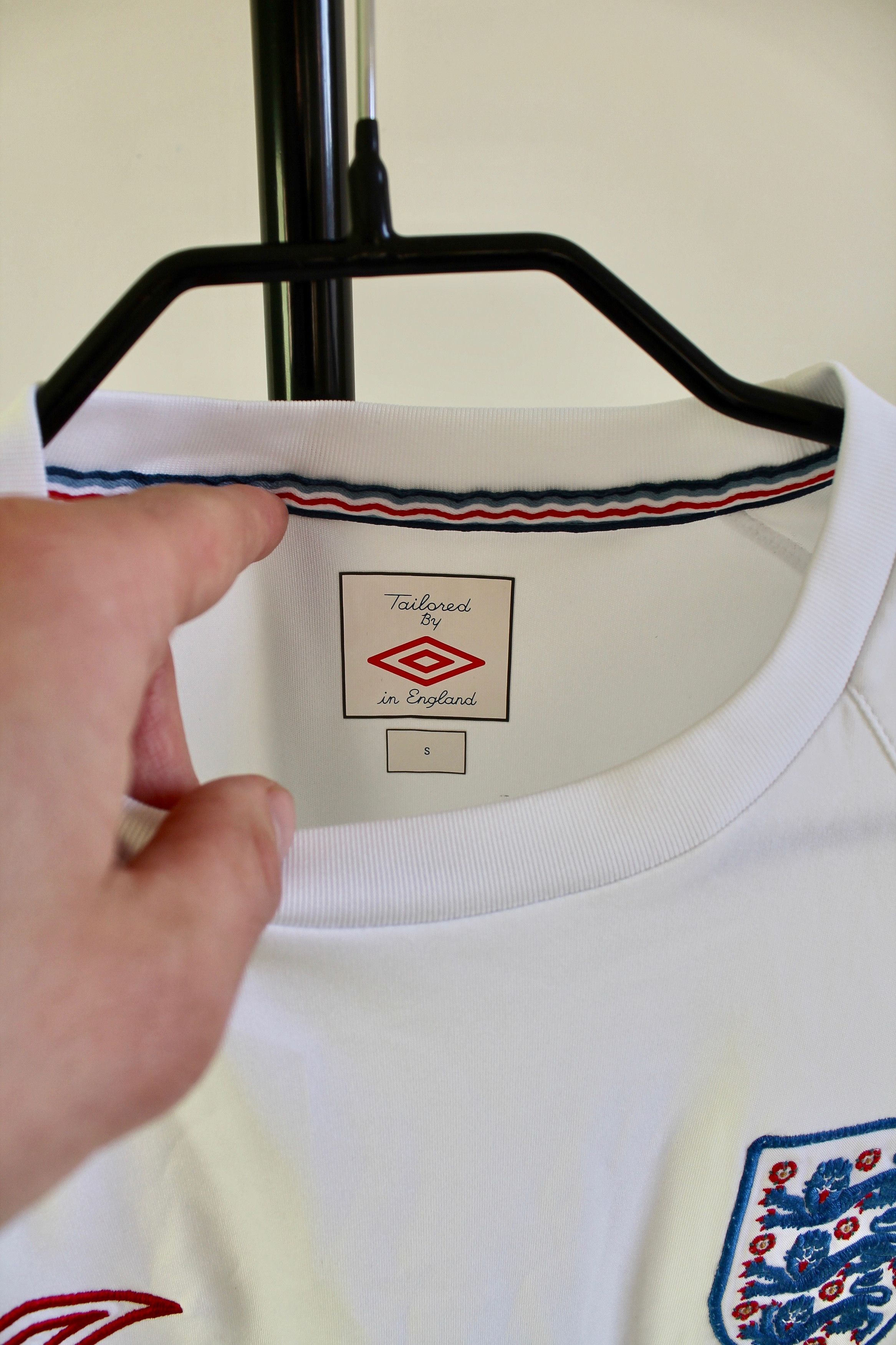 Umbro ENGLAND NATIONAL TEAM UMBRO Soccer jersey SHIRT Size US S / EU 44-46 / 1 - 5 Thumbnail
