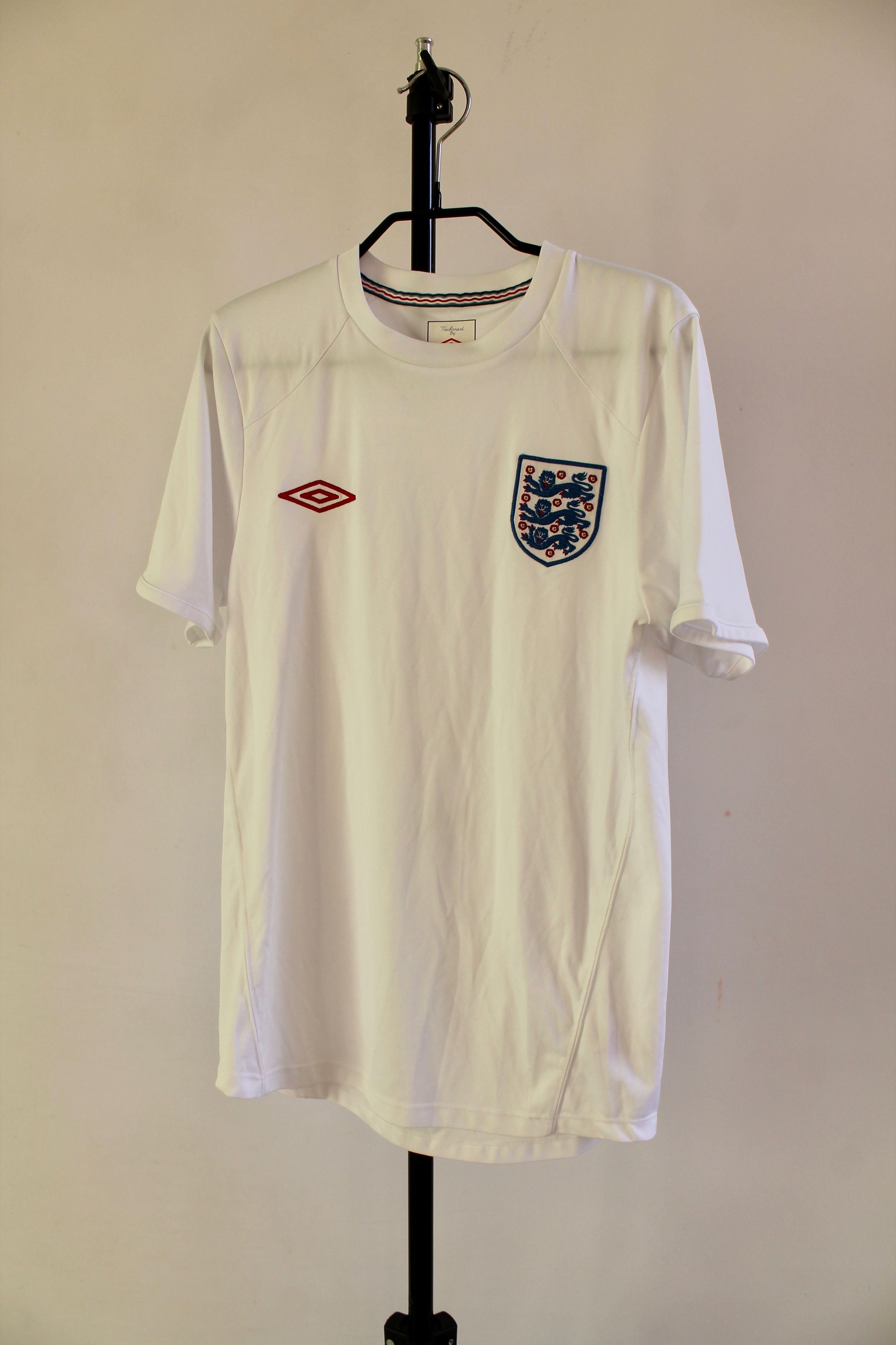 Umbro ENGLAND NATIONAL TEAM UMBRO Soccer jersey SHIRT Size US S / EU 44-46 / 1 - 2 Thumbnail