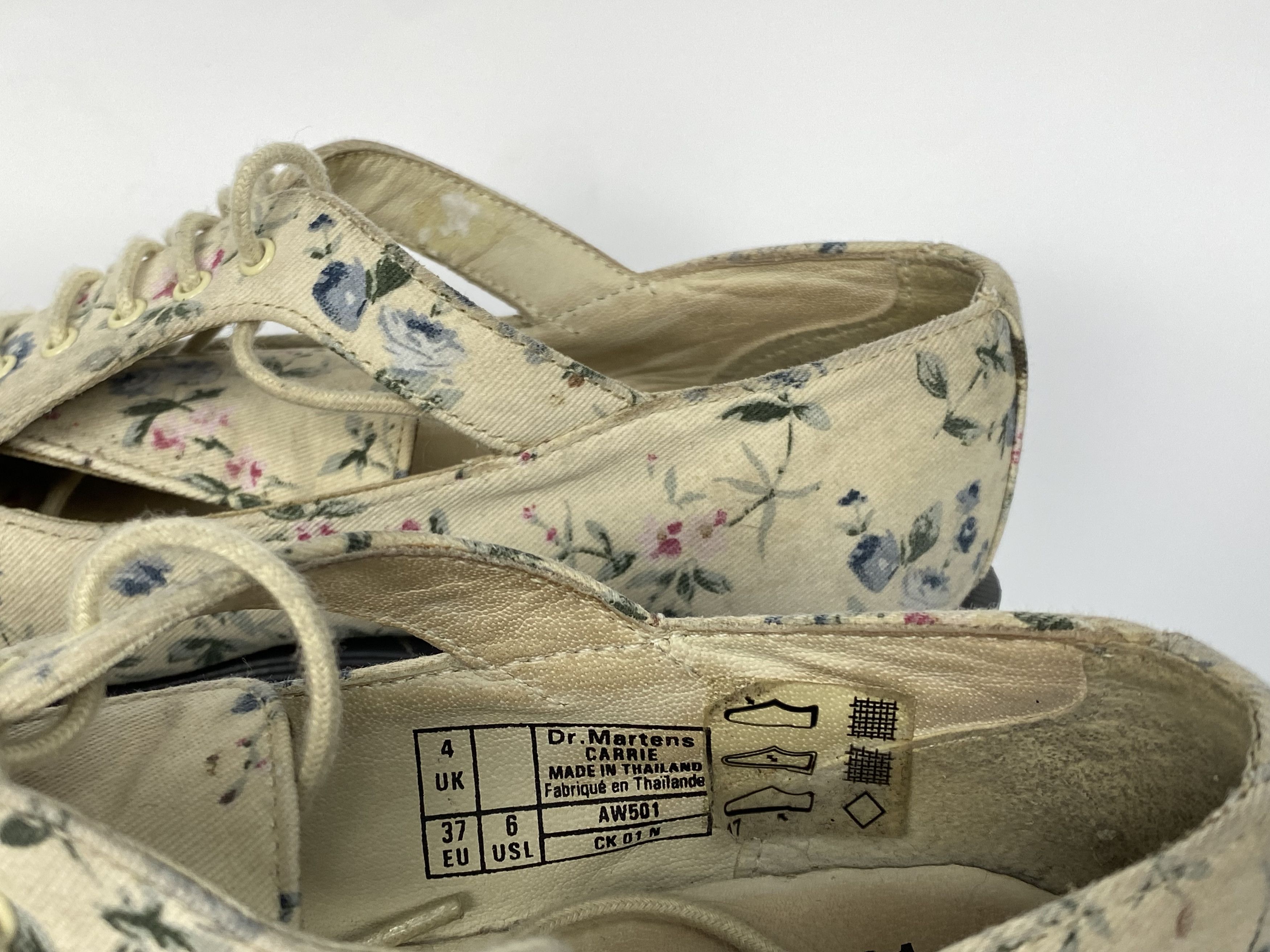 Dr. Martens Dr.Martens Carrie Flowers Print Boots Size US 6 / IT 36 - 2 Thumbnail