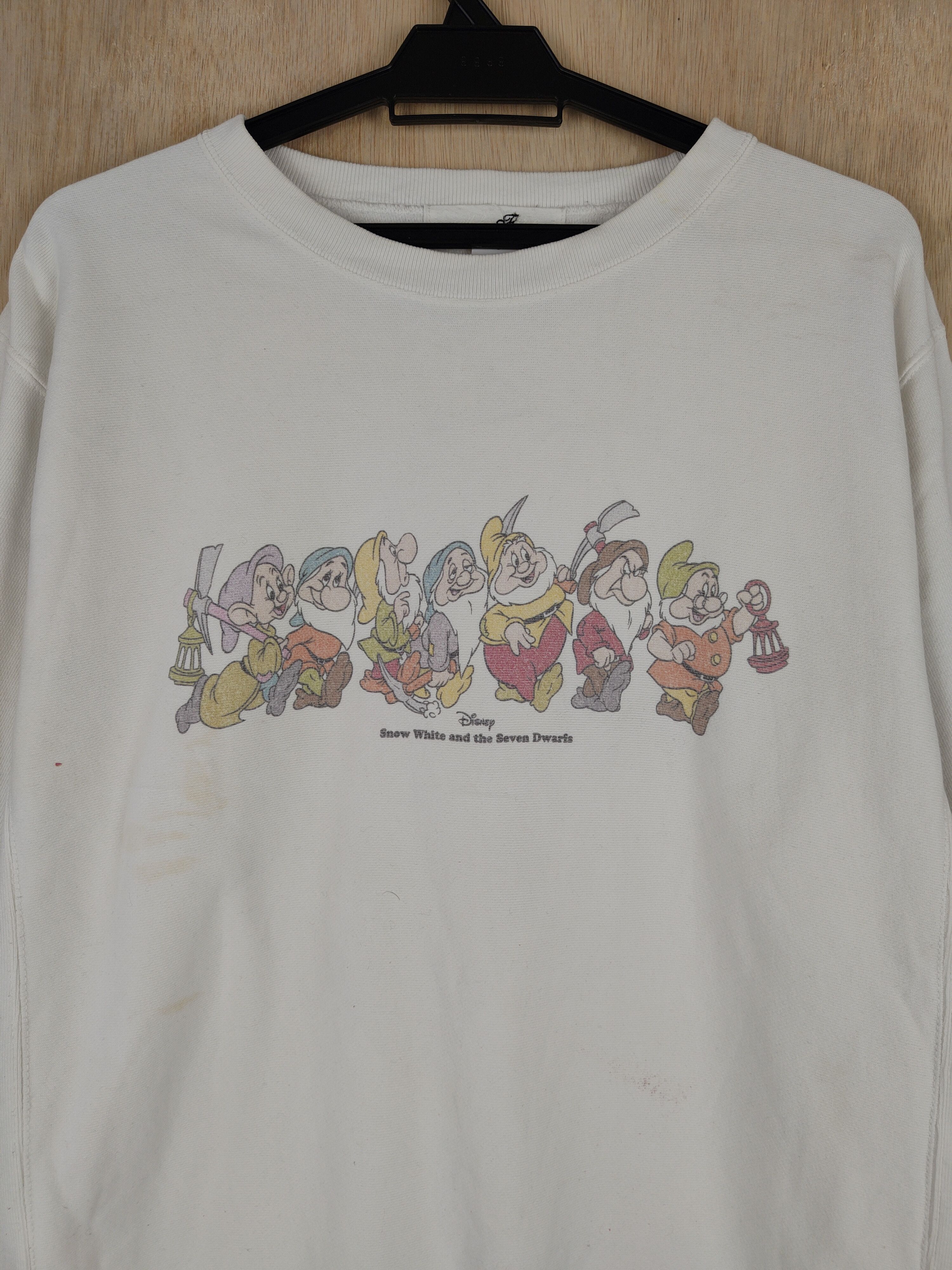 Disney Disney White vintage long sweatshirt Sweater #4274 Size US L / EU 52-54 / 3 - 2 Thumbnail