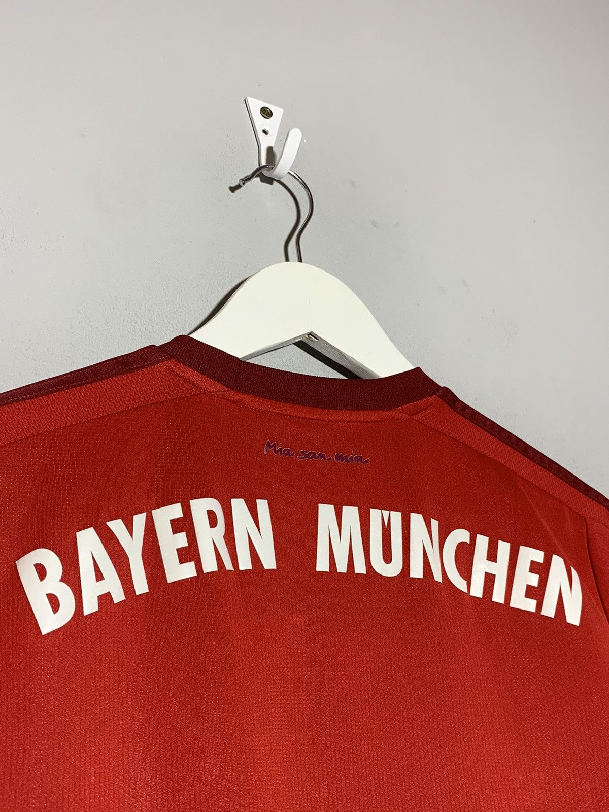 Adidas Bayern Munchen 2015/16 Y2K Streetwear Football Shirt Size US S / EU 44-46 / 1 - 10 Thumbnail