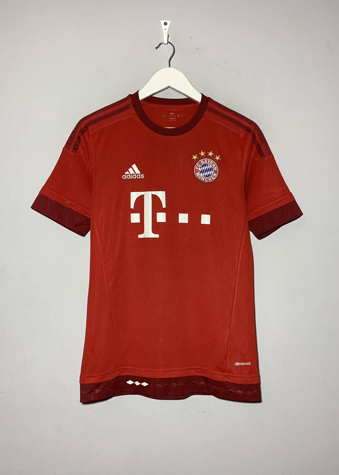 Adidas Bayern Munchen 2015/16 Y2K Streetwear Football Shirt Size US S / EU 44-46 / 1 - 1 Thumbnail