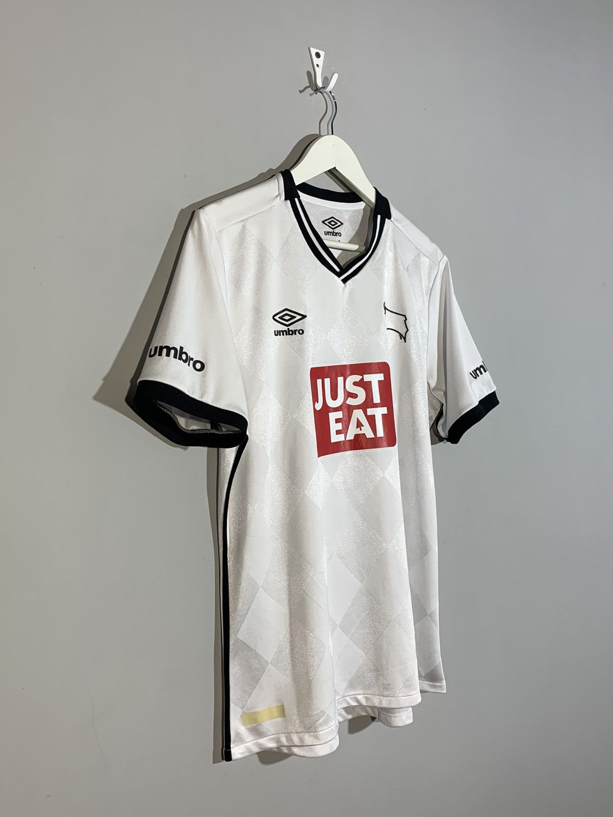 Umbro Derby County 2015/16 Y2k Streetwear Football Shirt Size US M / EU 48-50 / 2 - 2 Thumbnail