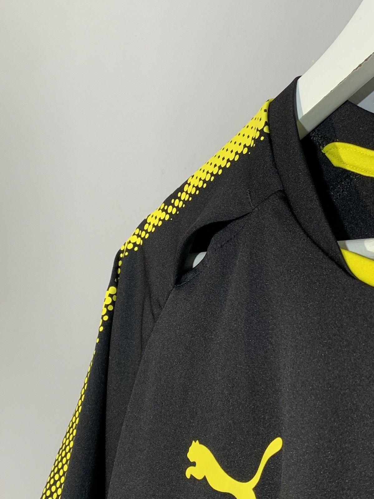 Puma Borussia Dortmund Puma Training Y2k Football Shirt Size US M / EU 48-50 / 2 - 5 Thumbnail