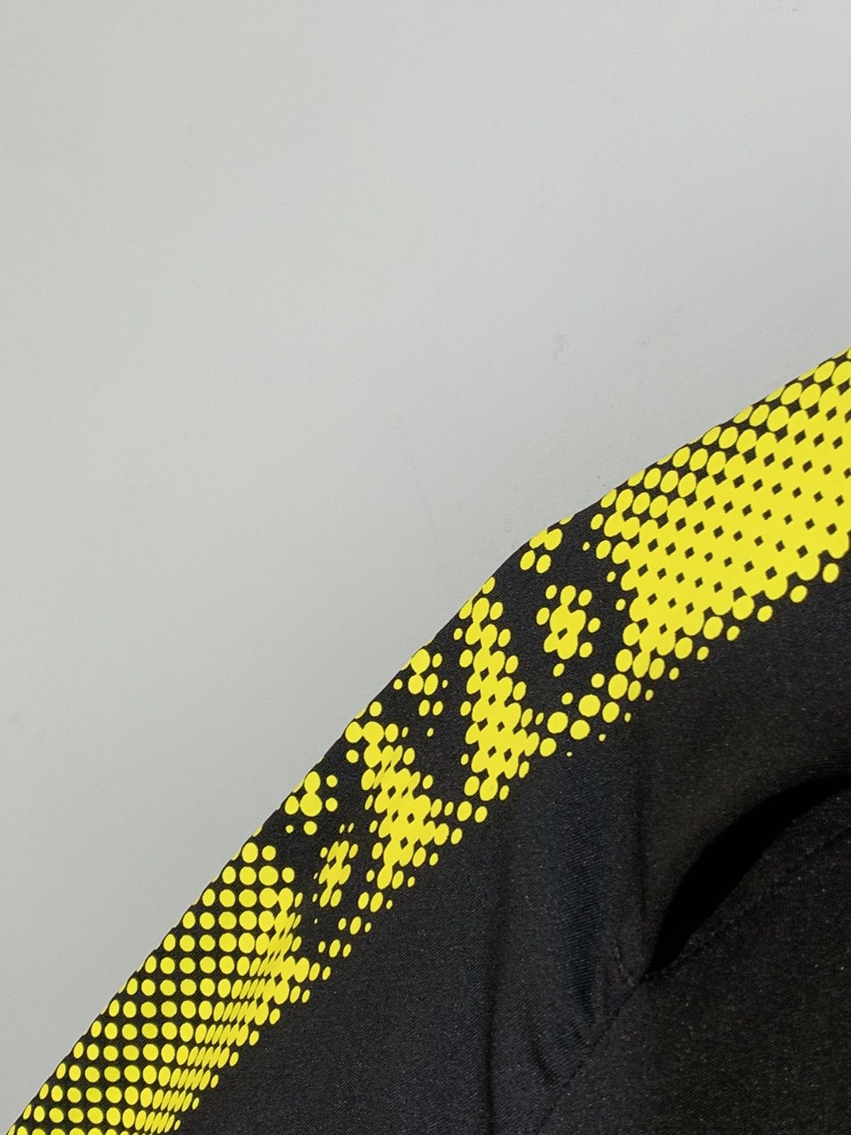 Puma Borussia Dortmund Puma Training Y2k Football Shirt Size US M / EU 48-50 / 2 - 7 Thumbnail