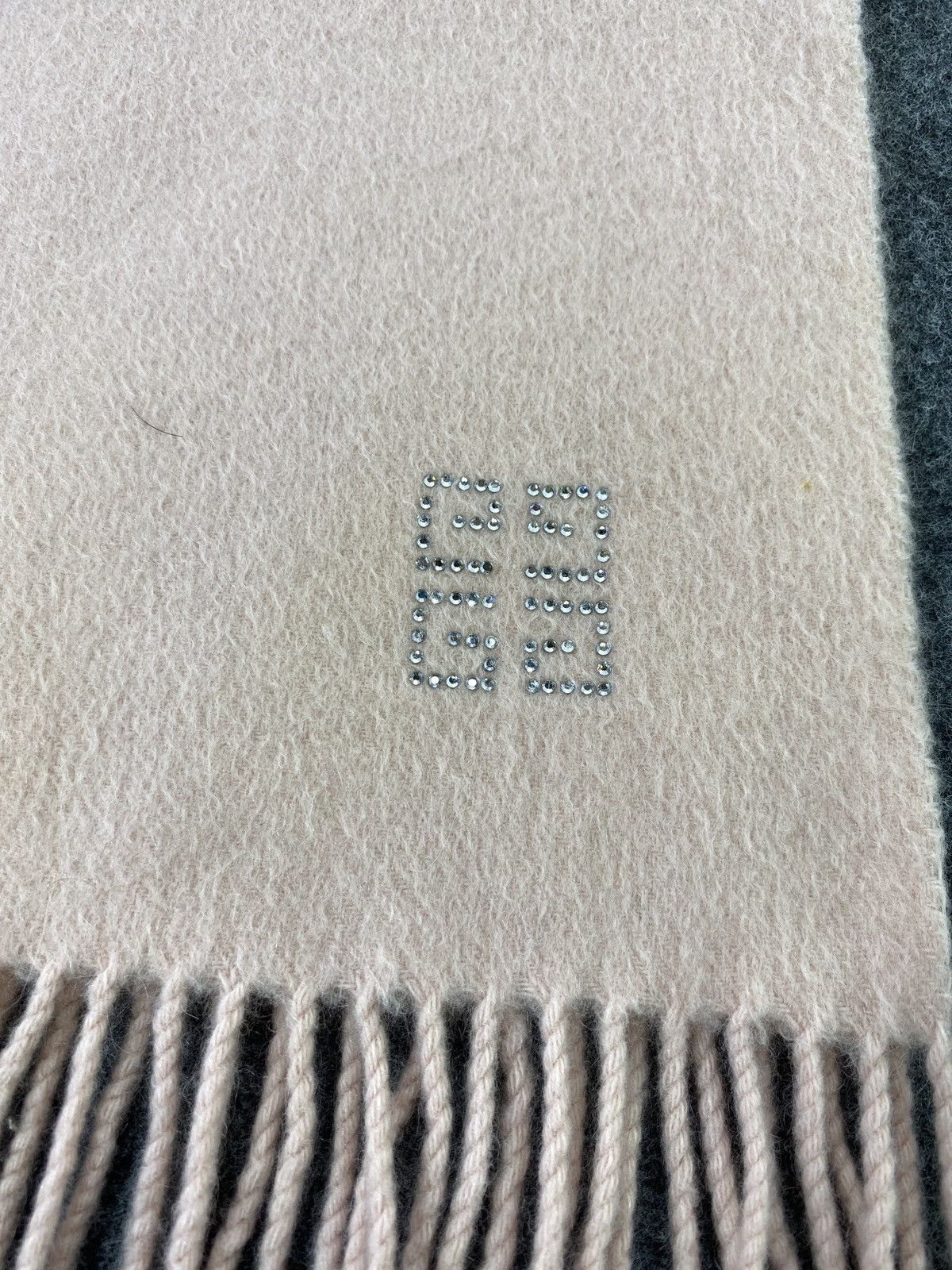 Givenchy GIVENCHY Scarf / Muffler / Neckwear -T249 Size ONE SIZE - 5 Thumbnail