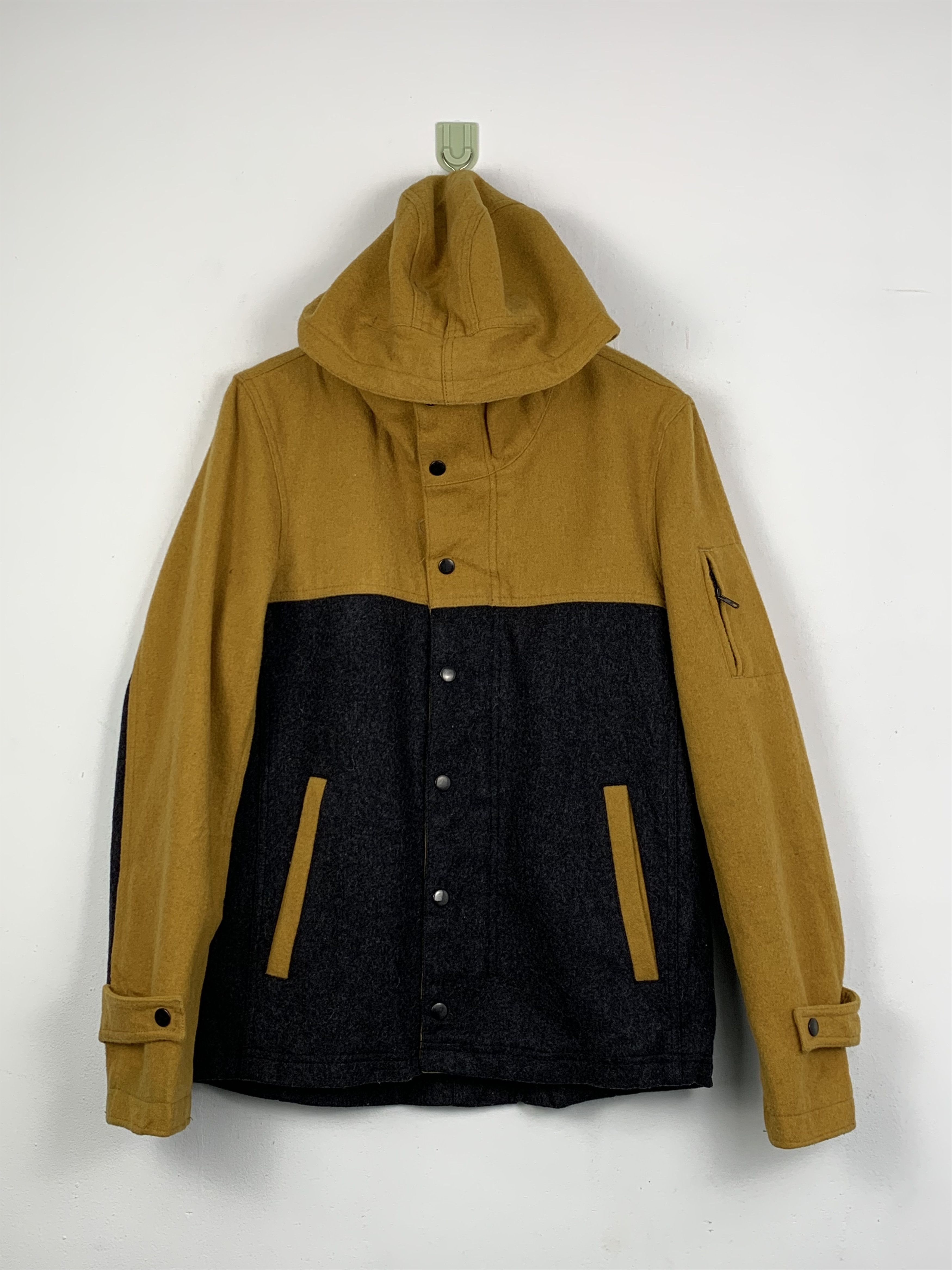 HARE Vintage Japanese Brand Hare Hoodie Jacket Bomber Style J1462 Size US M / EU 48-50 / 2 - 1 Thumbnail