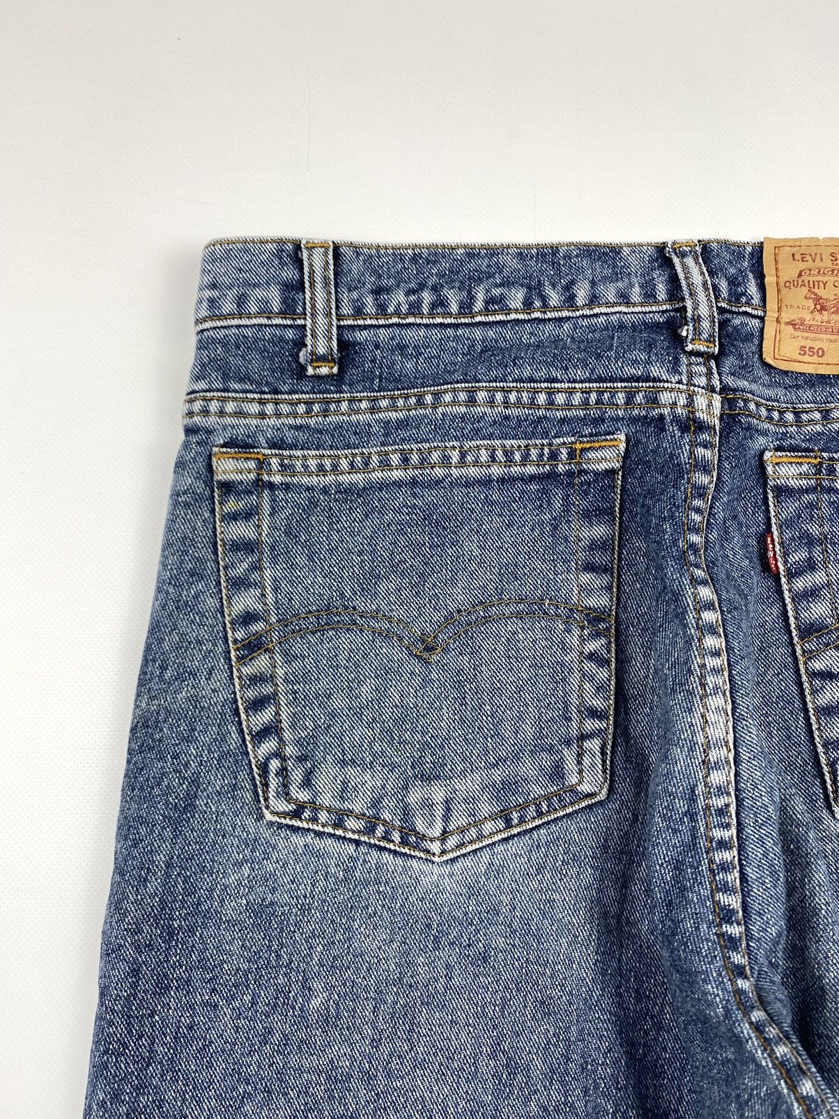 Levi's 90’s 🇺🇸 Vintage Levi’s 550 Light Wash Denim Pants 35x31 Size US 35 - 12 Thumbnail
