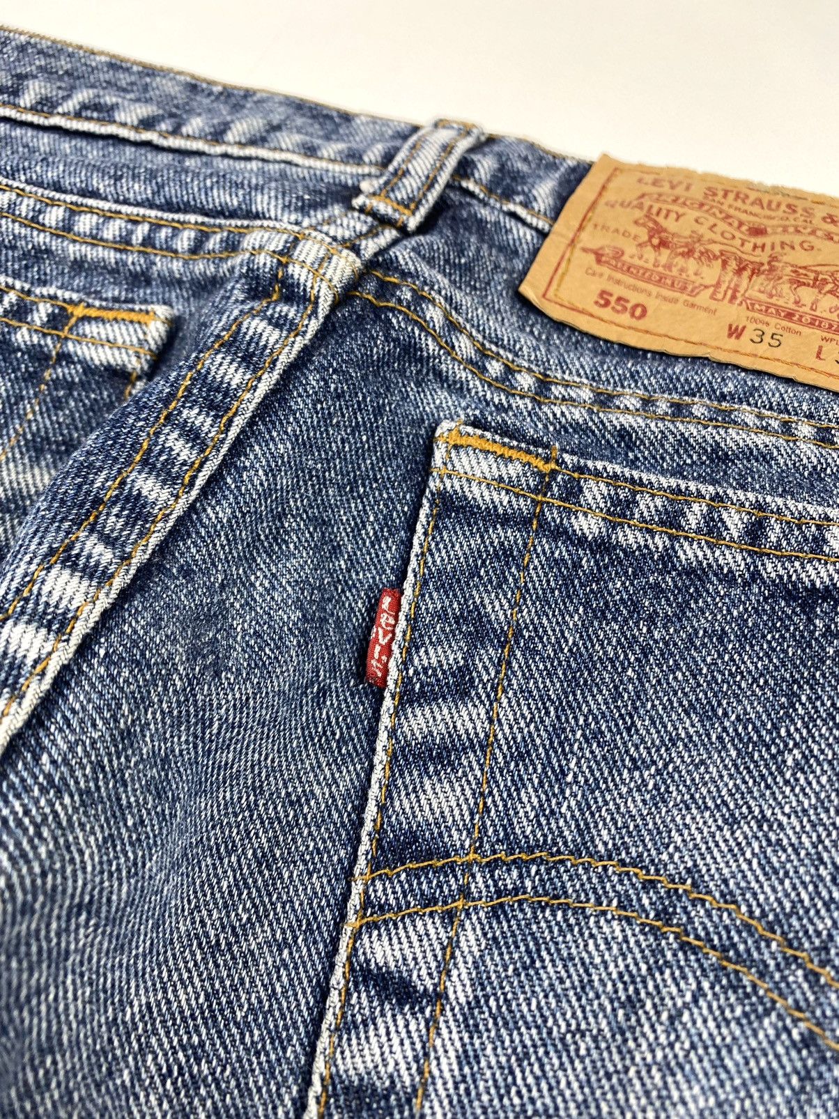 Levi's 90’s 🇺🇸 Vintage Levi’s 550 Light Wash Denim Pants 35x31 Size US 35 - 14 Thumbnail