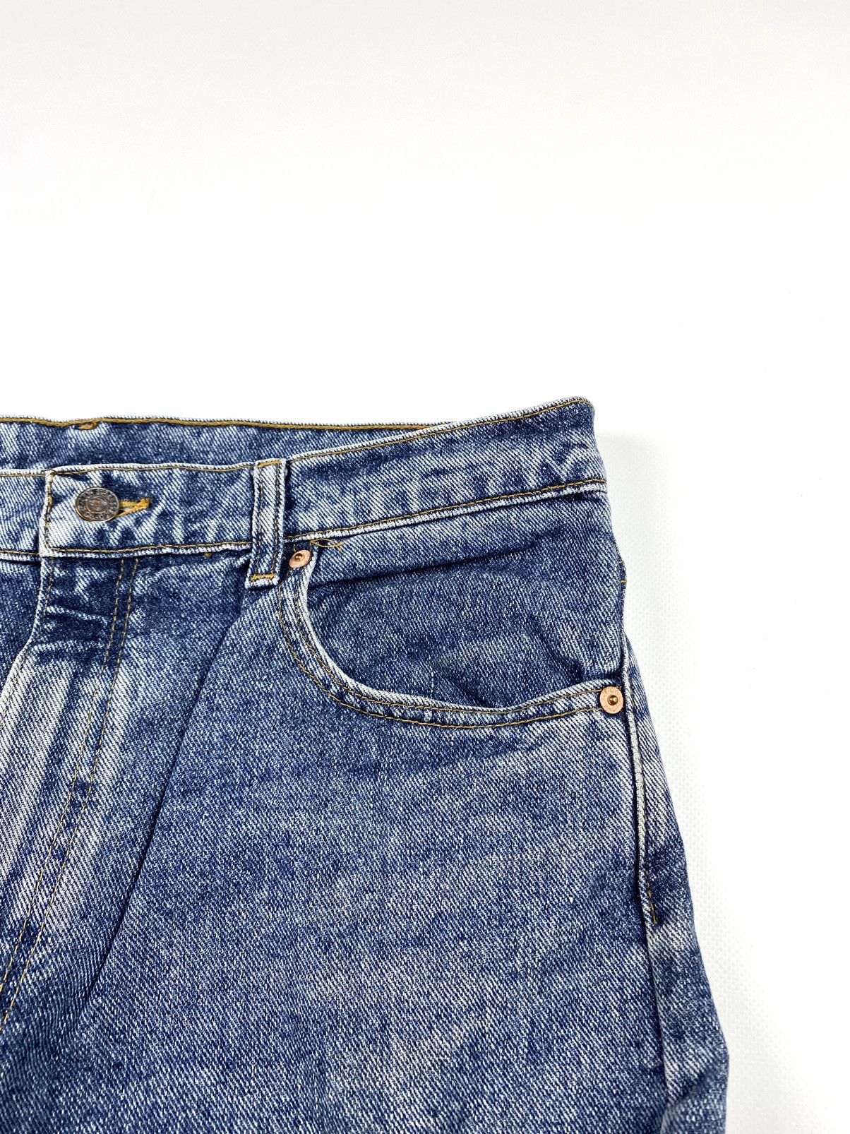 Levi's 90’s 🇺🇸 Vintage Levi’s 550 Light Wash Denim Pants 35x31 Size US 35 - 7 Thumbnail