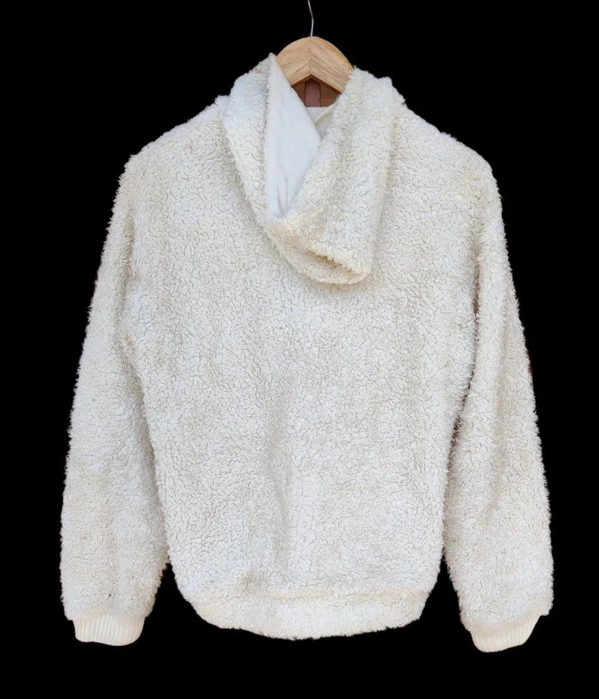 Courreges COURREGES SWEATER SHERPA Size S / US 4 / IT 40 - 2 Thumbnail