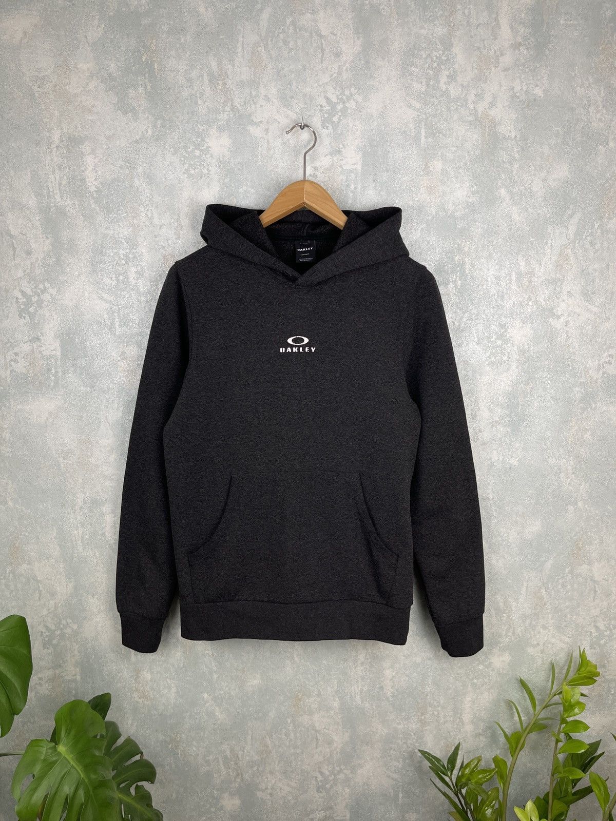 Oakley × Streetwear Oakley Center Logo Hoodie | Grailed