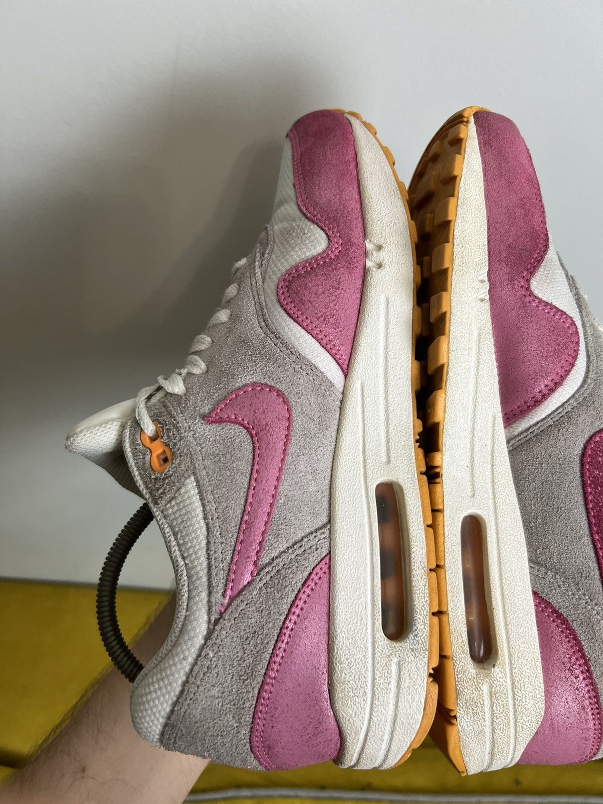 Nike RARE NIKE AIR MAX 1 ESSENTIAL WOMEN'S 40EU 599820-107 Size US 8.5 / IT 38.5 - 7 Thumbnail
