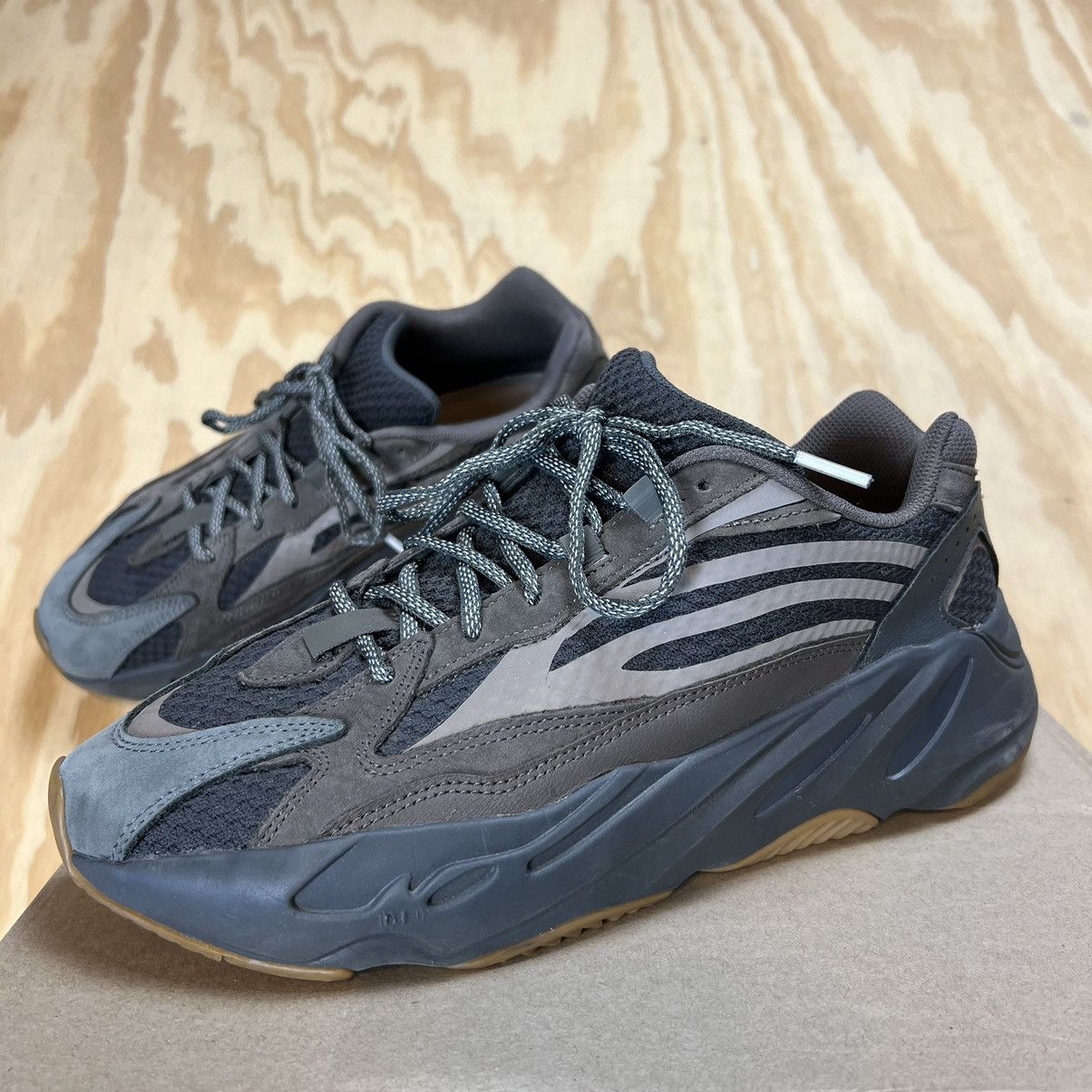 yeezy 700 v2 geode price
