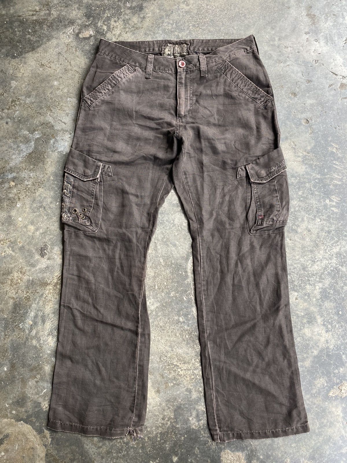 Japanese Brand × Quiksilver Vintage Quicksilver Cargo Pants Size US 34 / EU 50 - 1 Thumbnail