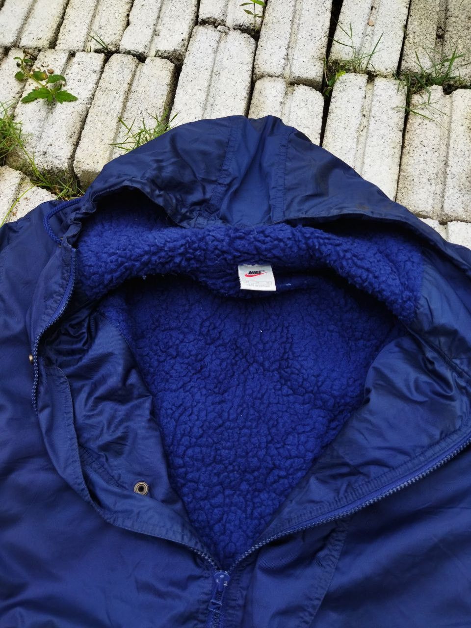 Nike Vintage Nike Big Swoosh Sherpa Jacket - Size M Size US M / EU 48-50 / 2 - 7 Thumbnail