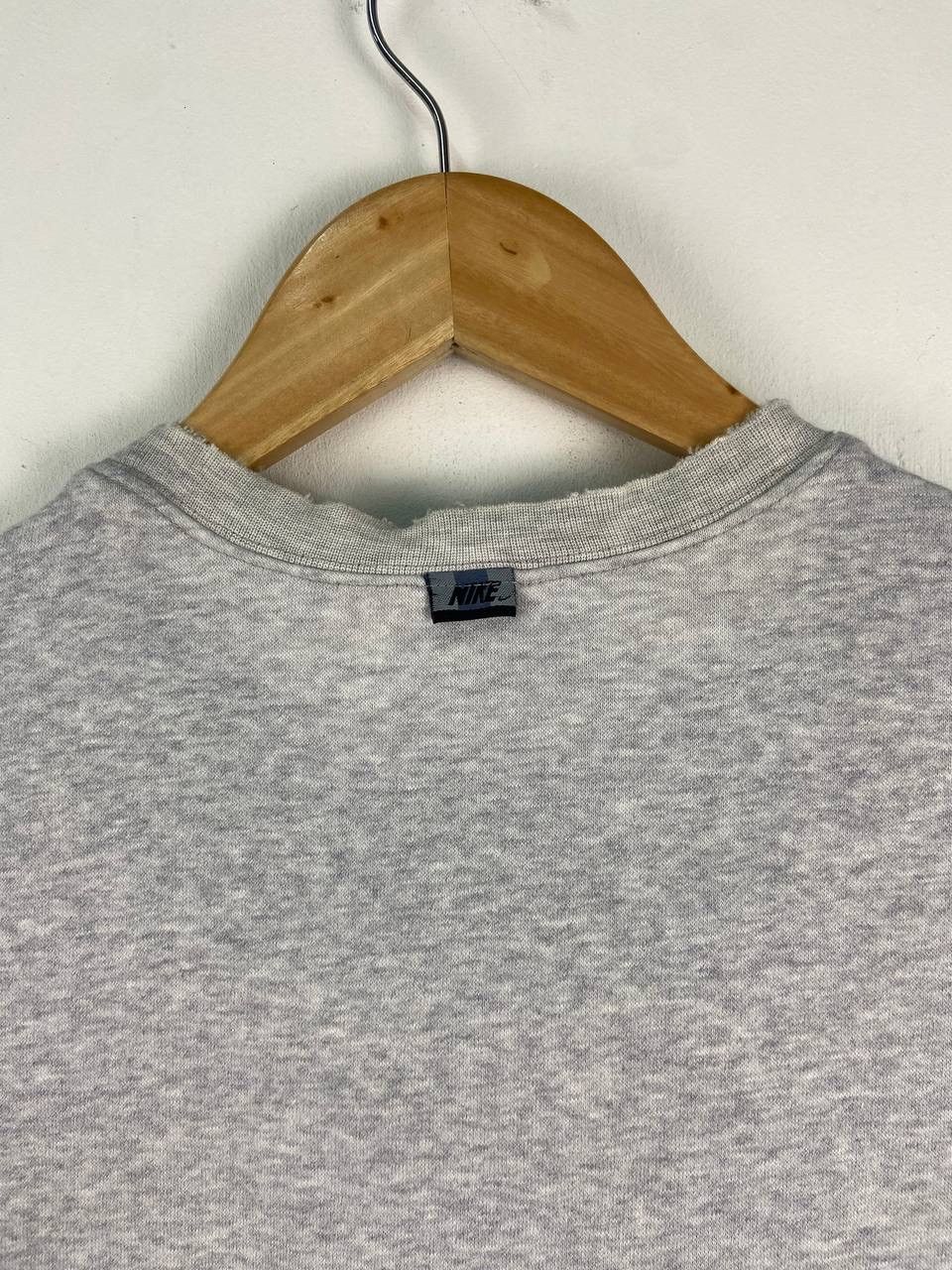 Nike Vintage Diatressed Nike Center Swoosh Sweatshirt Spellout Size US M / EU 48-50 / 2 - 8 Thumbnail