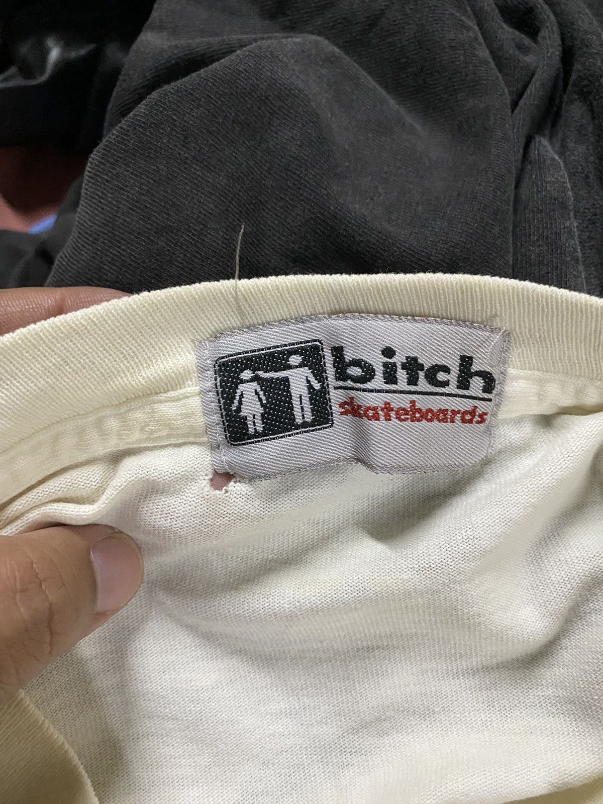 Vintage Vintage Bitch Skateboards Shirt. #L Size US L / EU 52-54 / 3 - 3 Thumbnail