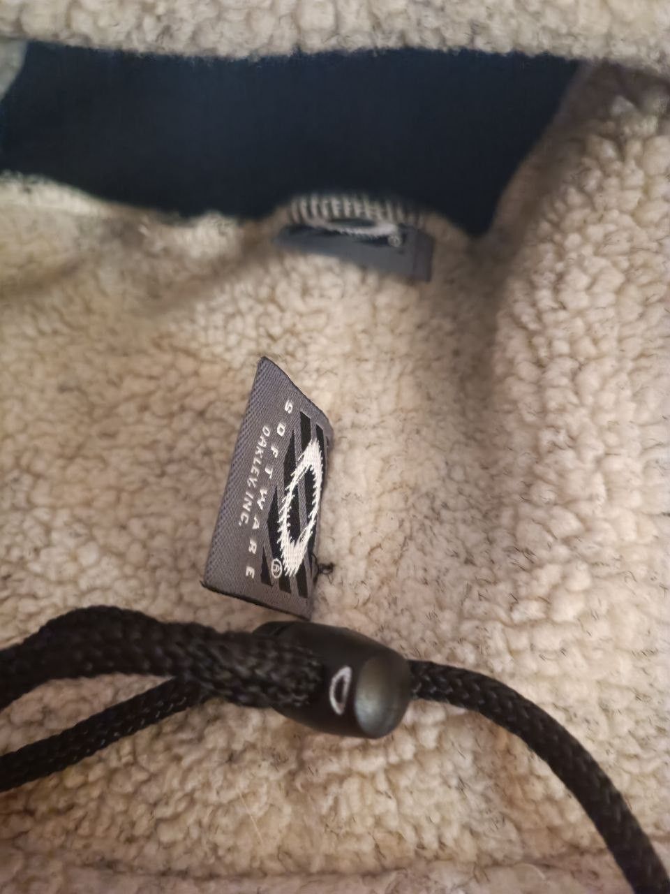 Oakley oakley software archive hat moscow Fleece Hunting | Grailed