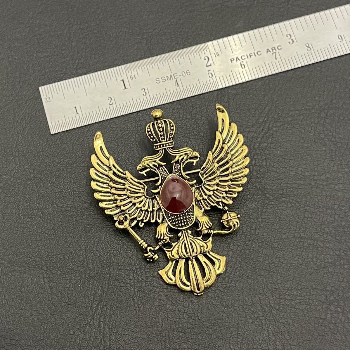 Jewelry Double-Headed Eagle Gold Lapel Pin Brooch Size ONE SIZE - 4 Thumbnail